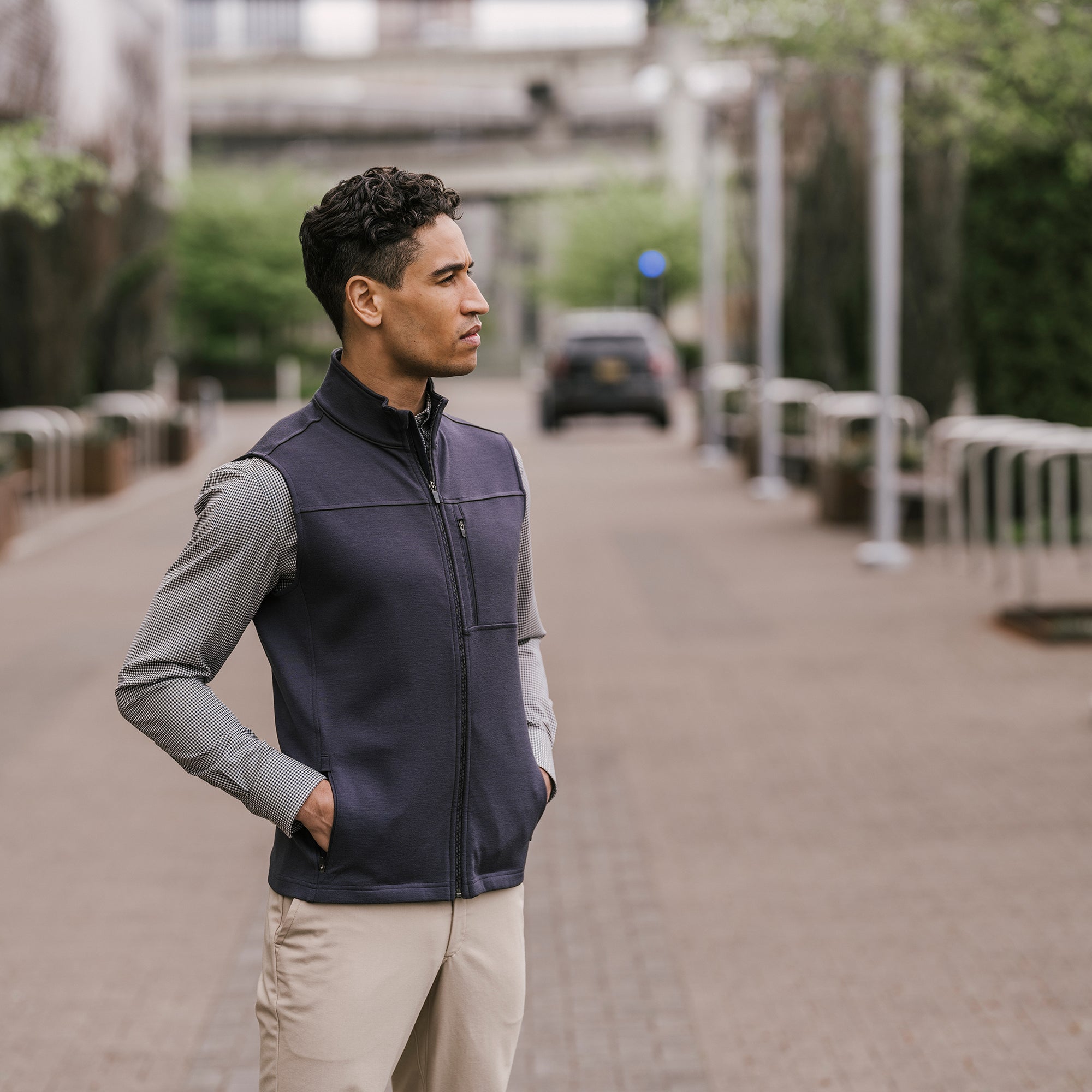 model-spec:Temple is 6'2", 185 lbs, and wears size M