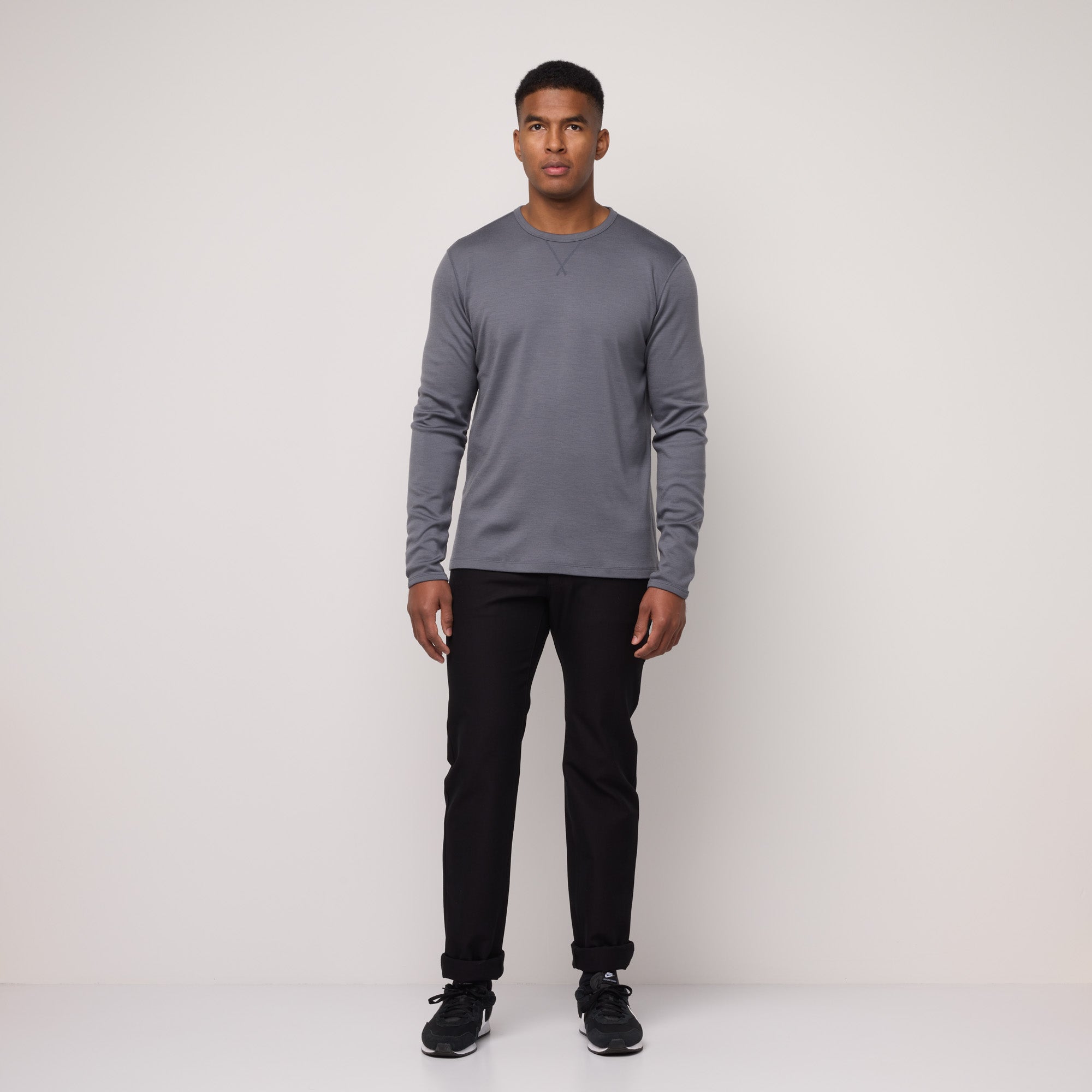 model-spec: Micah is 6'1", 185 lbs, and wears size L