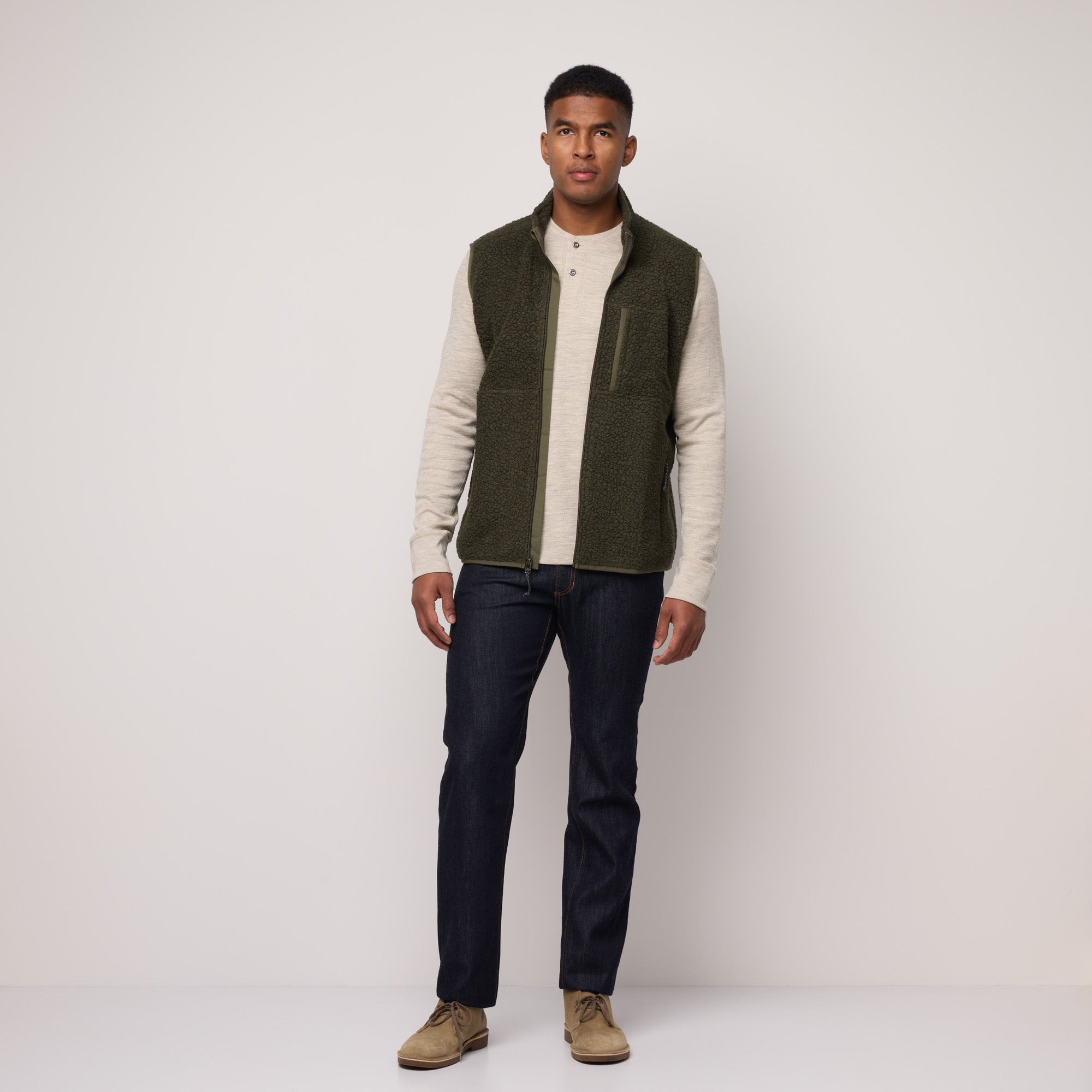 model-spec:Micah is 6'1", 185 lbs, and wears size L