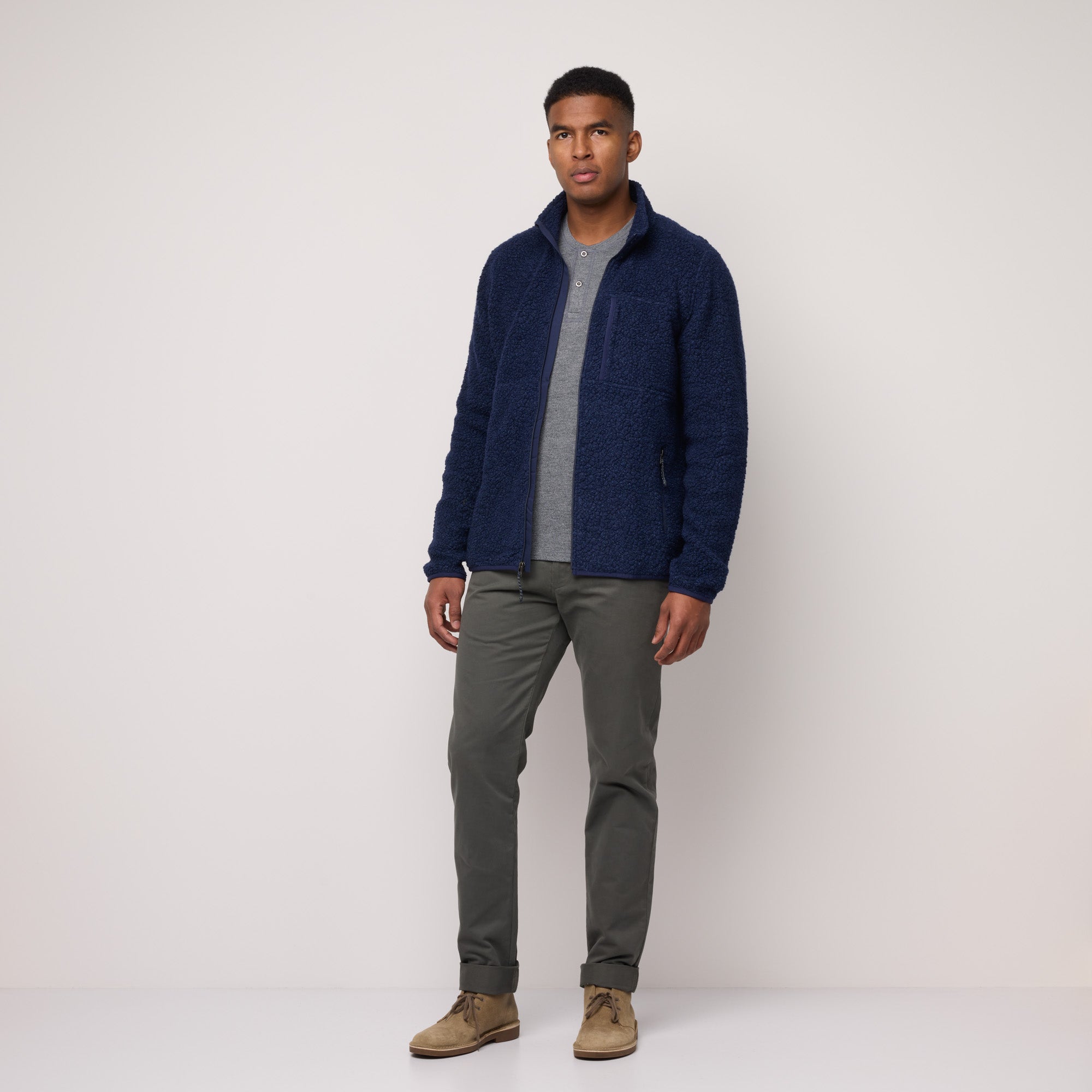 model-spec:Micah is 6'1", 185 lbs, and wears size L