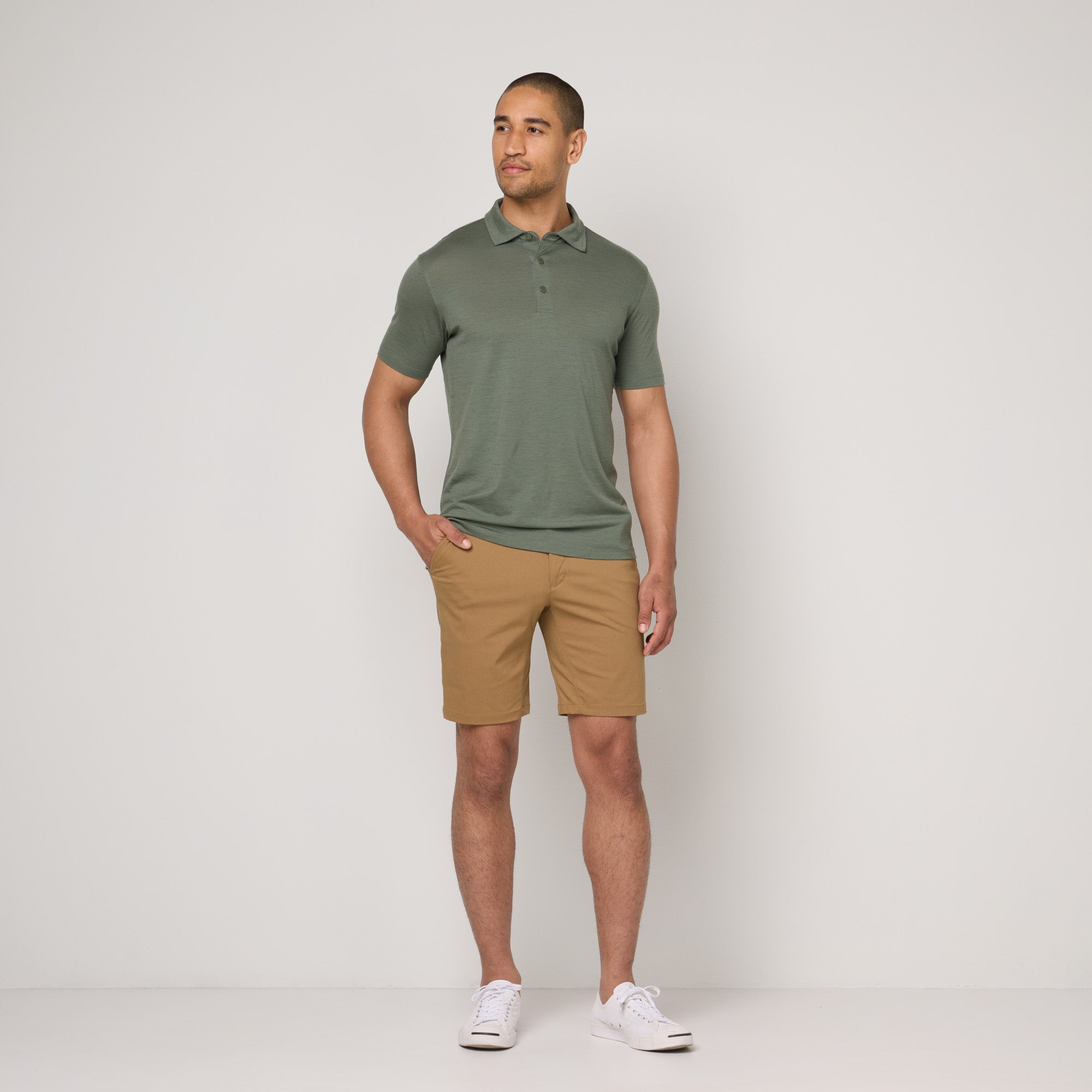 model-spec:Temple is 6'2", 185 lbs, and wears size 32x9