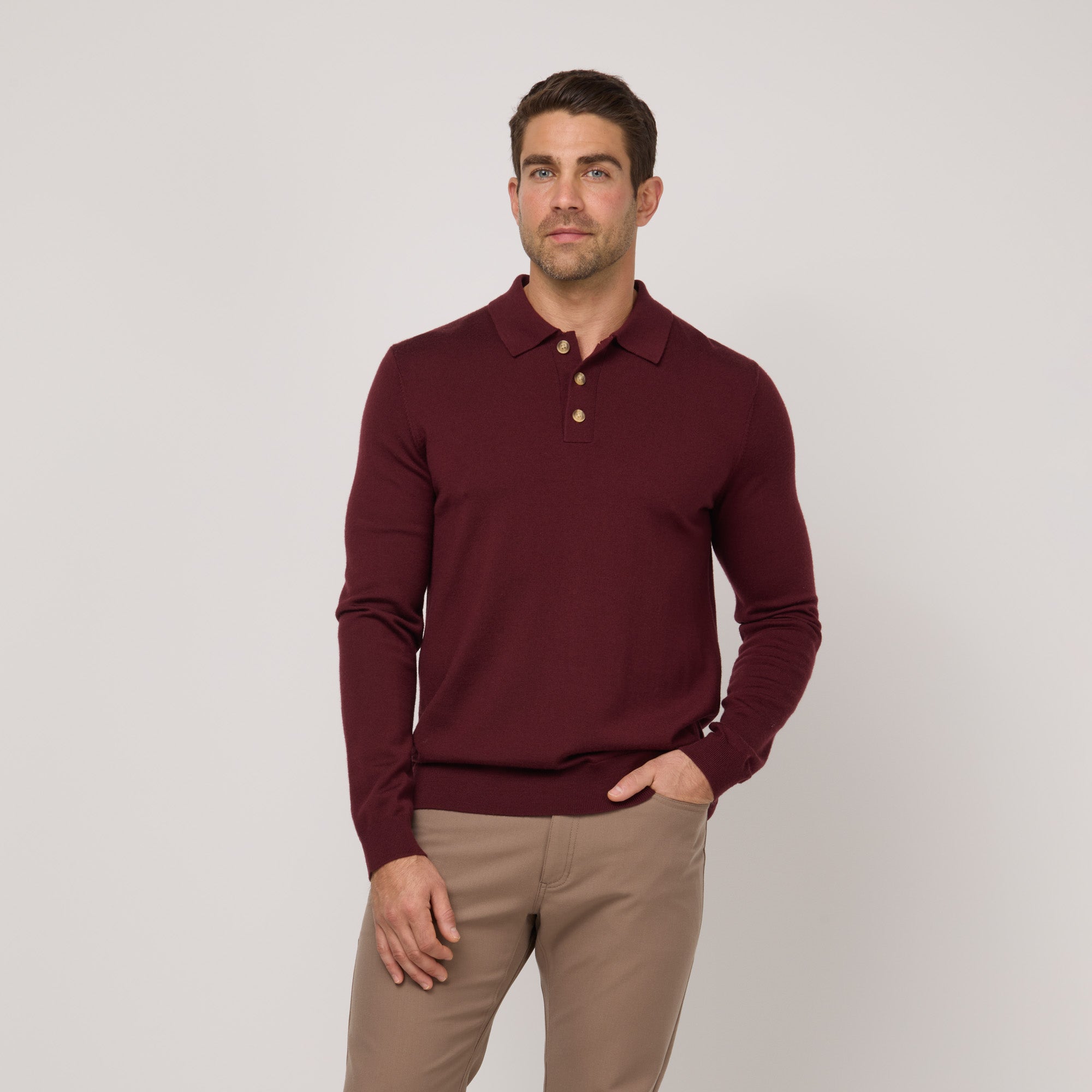model-spec:Alex is 5'11", and wears size M
