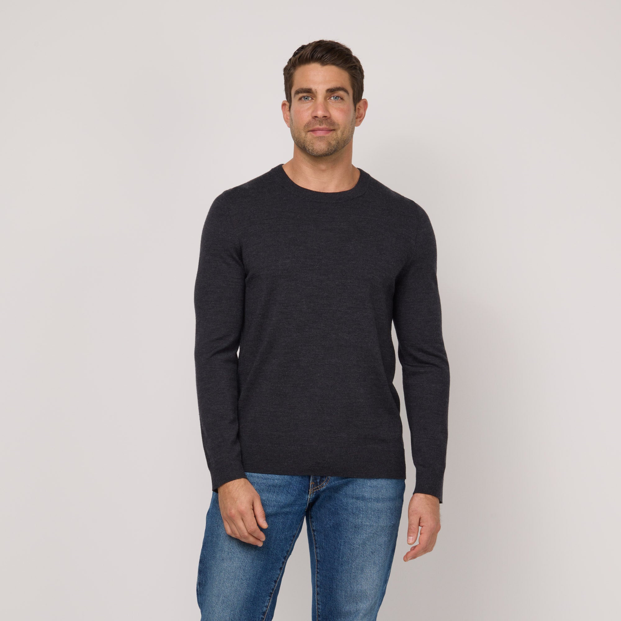 model-spec:Alex is 5'11", and wears size M