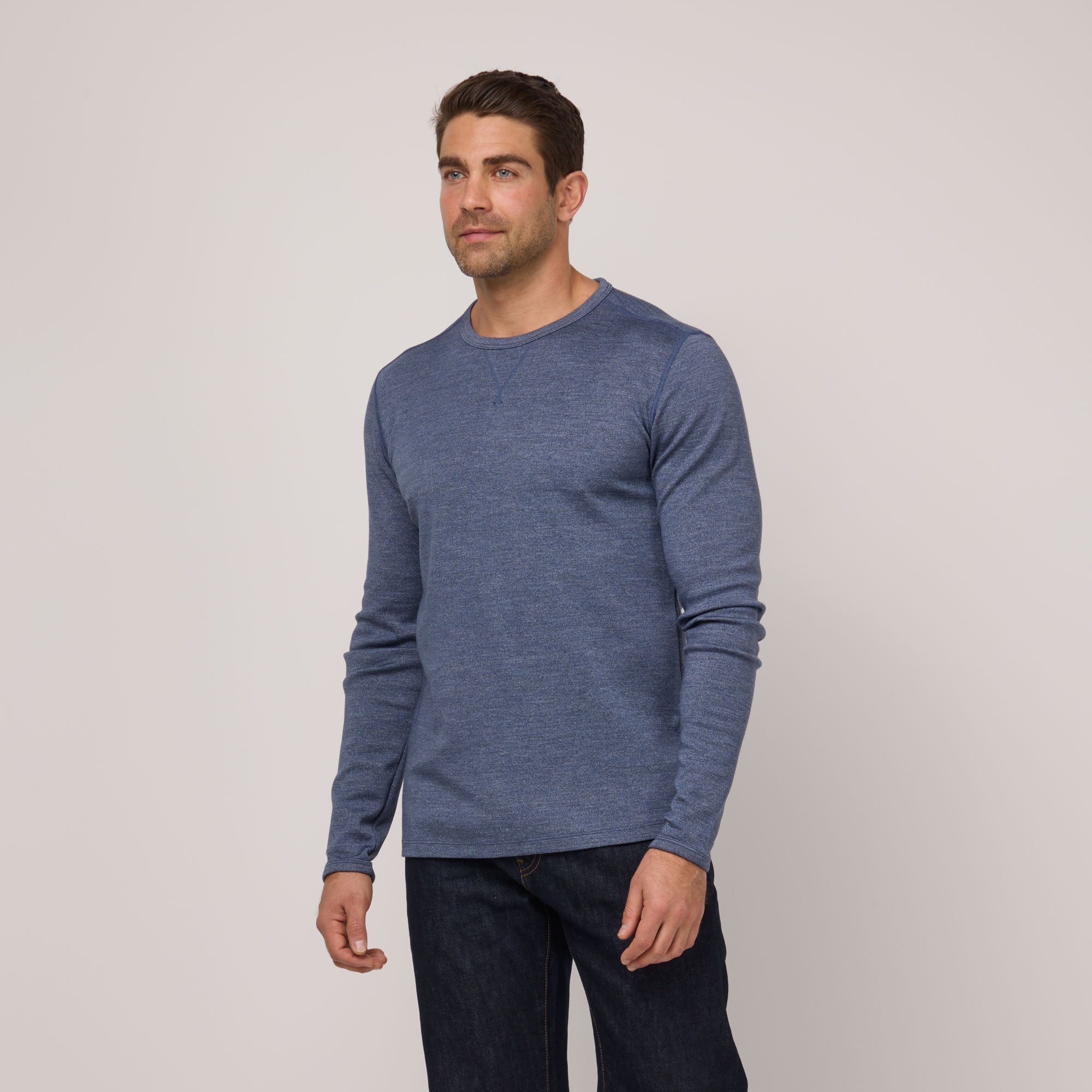 model-spec:Alex is 5'11", and wears size M