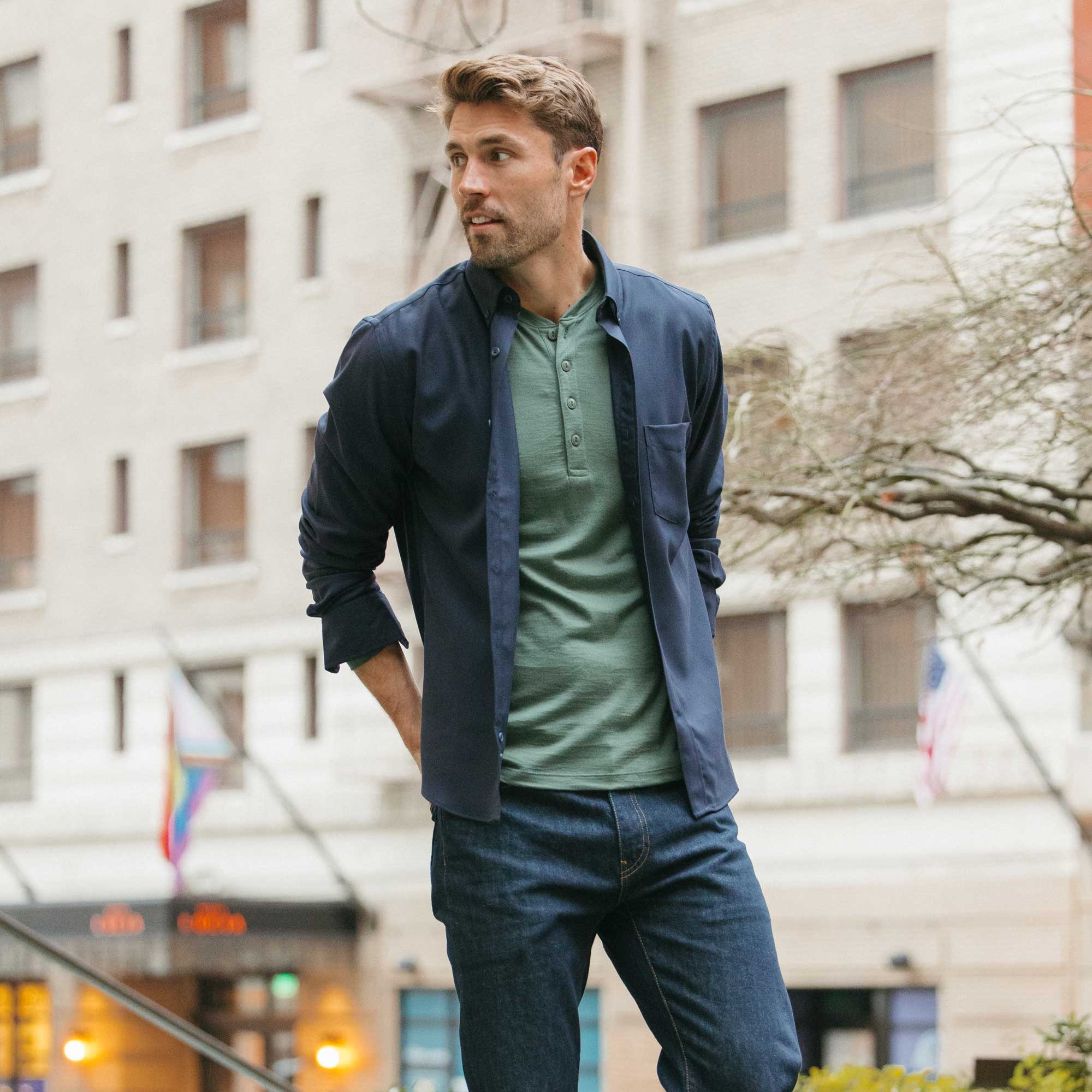 image-on-hover,model-spec:Matt is 6'2", 176 lbs, and wears a size M