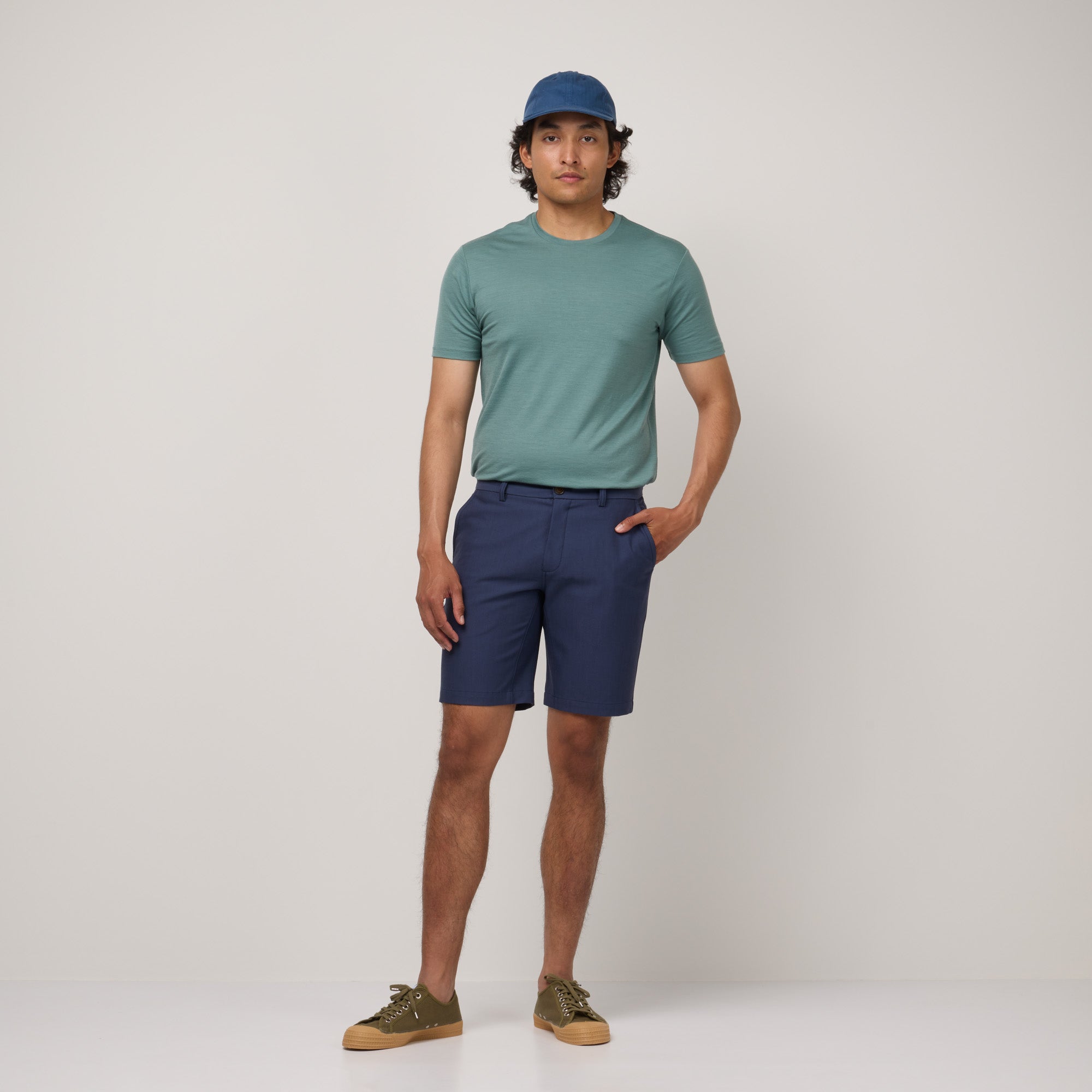 model-spec:Said is 6'2", and wears size 32x9