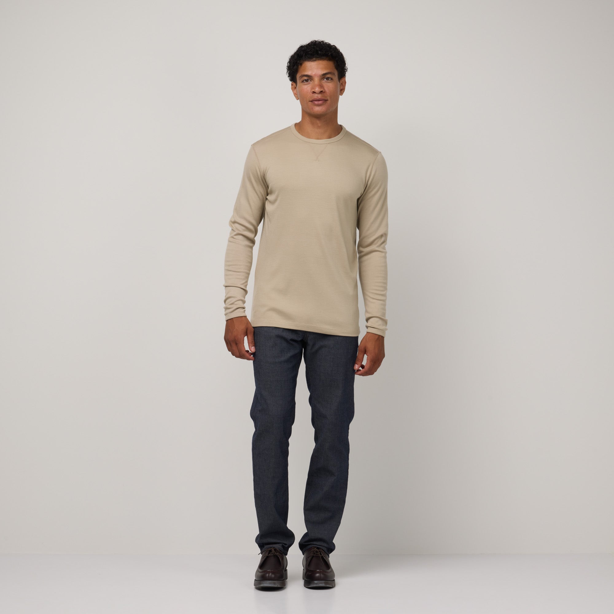 model-spec:Nico is 5'11", and wears size M