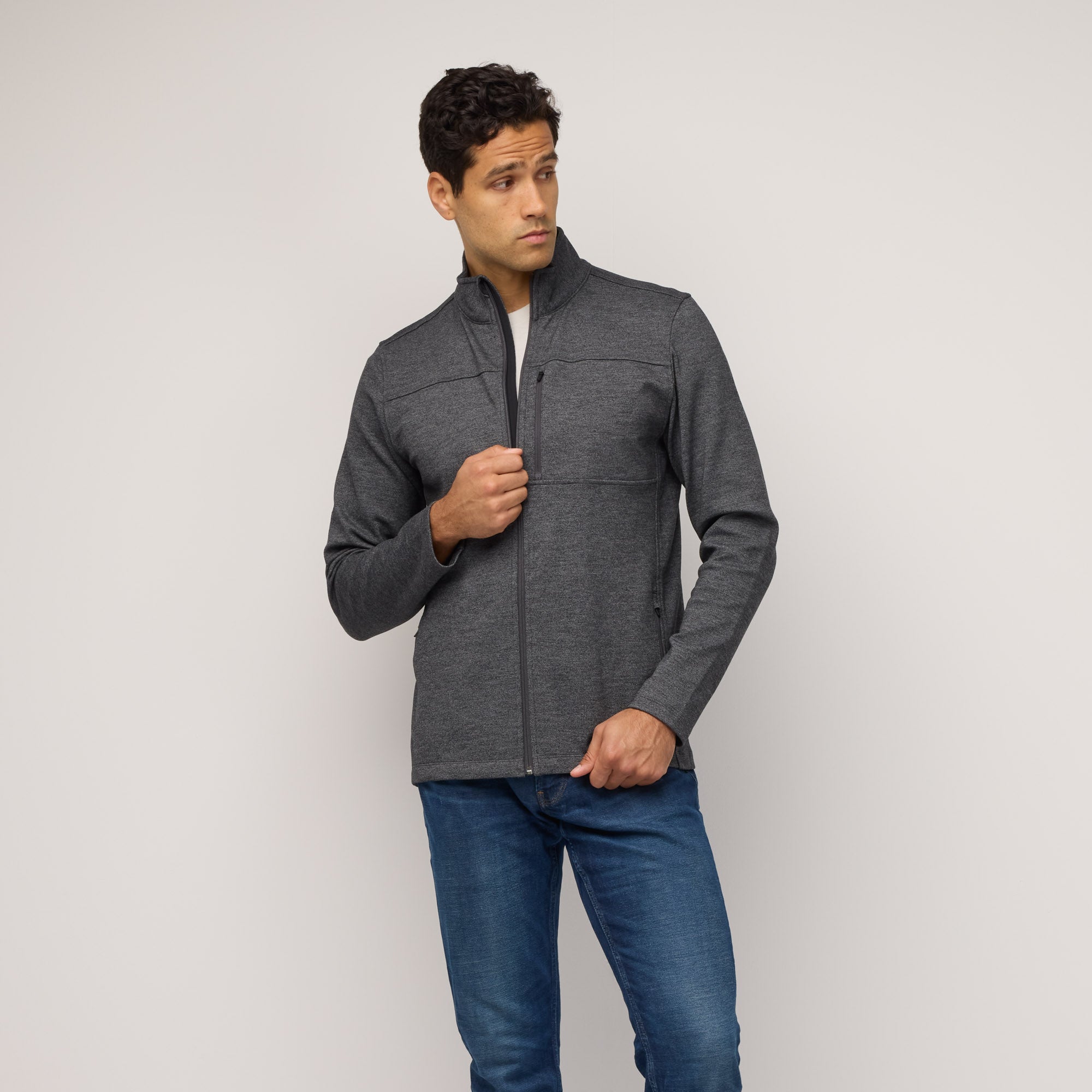 model-spec: Zach is 6'4", 185 lbs, and wears size L