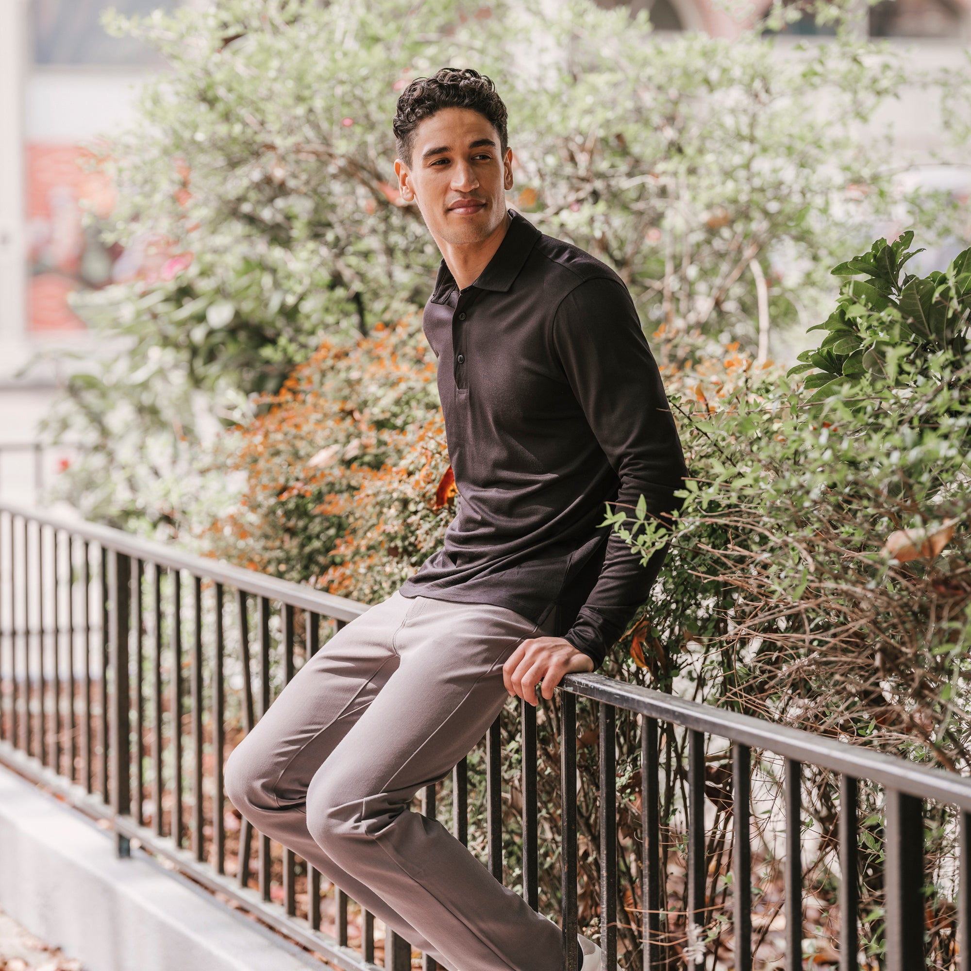 image-on-hover,model-spec:Temple is 6'2", 185 lbs, and wears size L