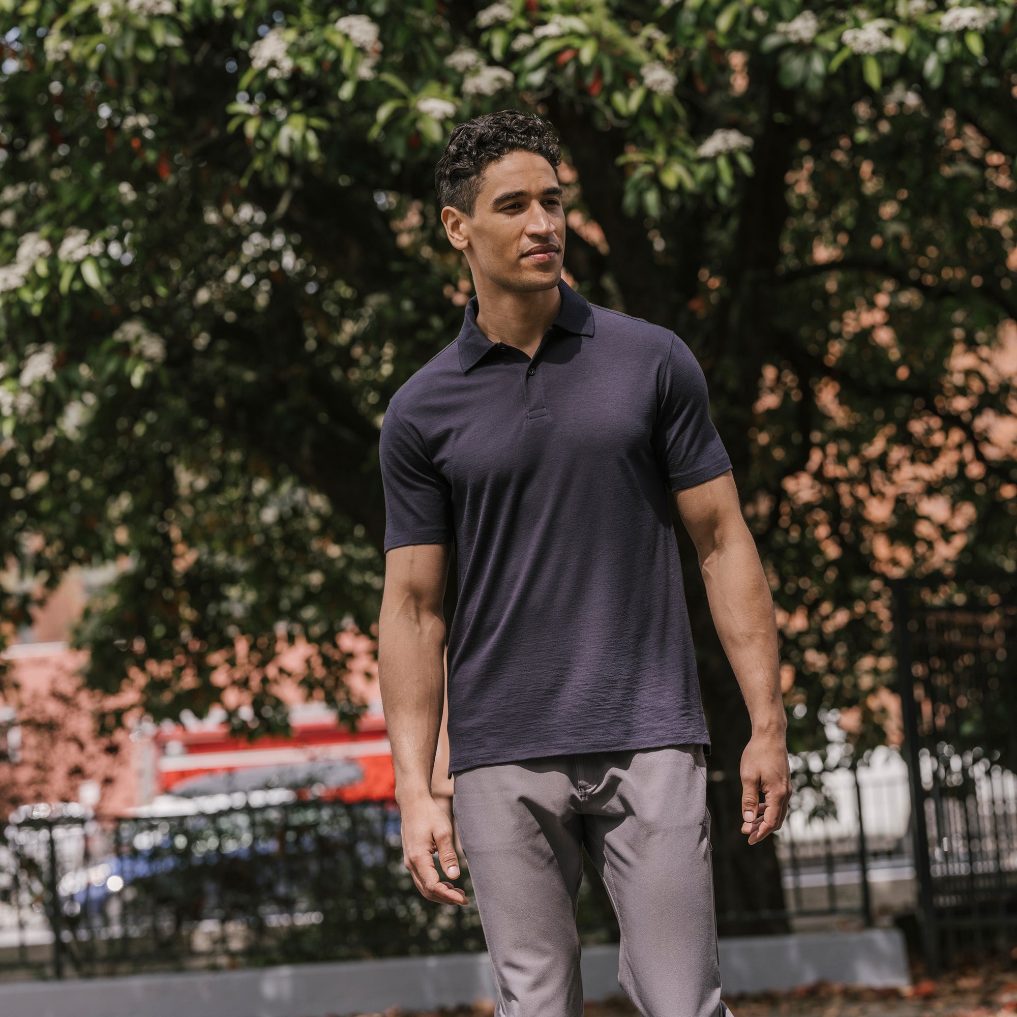 model-spec:Temple is 6'2", 185 lbs, and wears size M