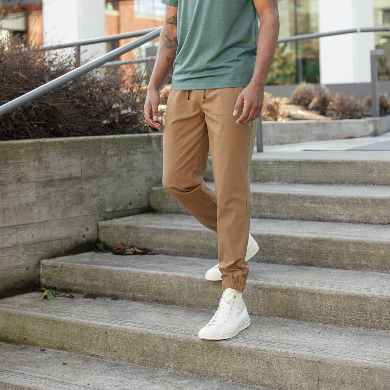 image-on-hover,model-spec:Anthony is 6'3" and wears size M