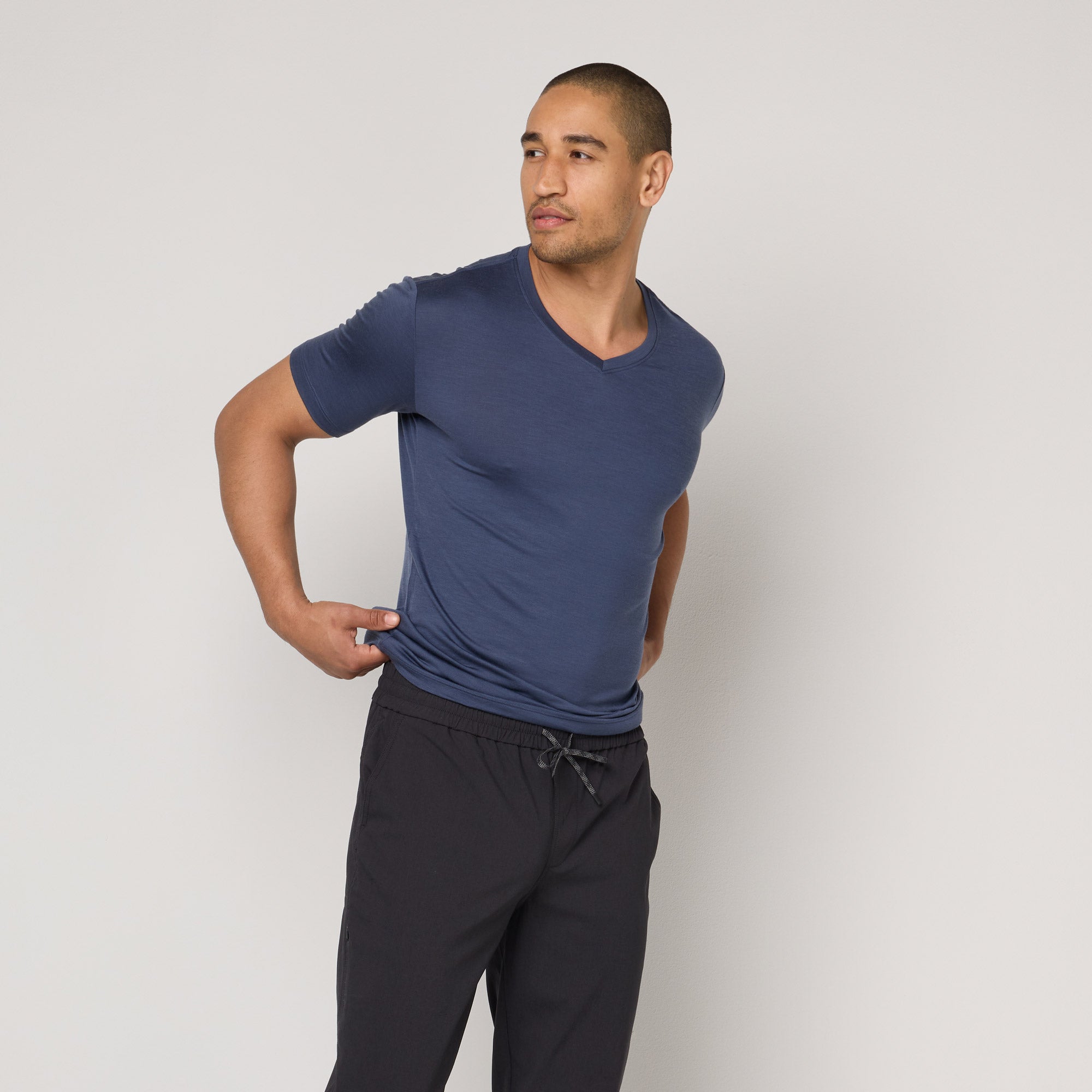 model-spec:Temple is 6'2", 185 lbs, and wears size M