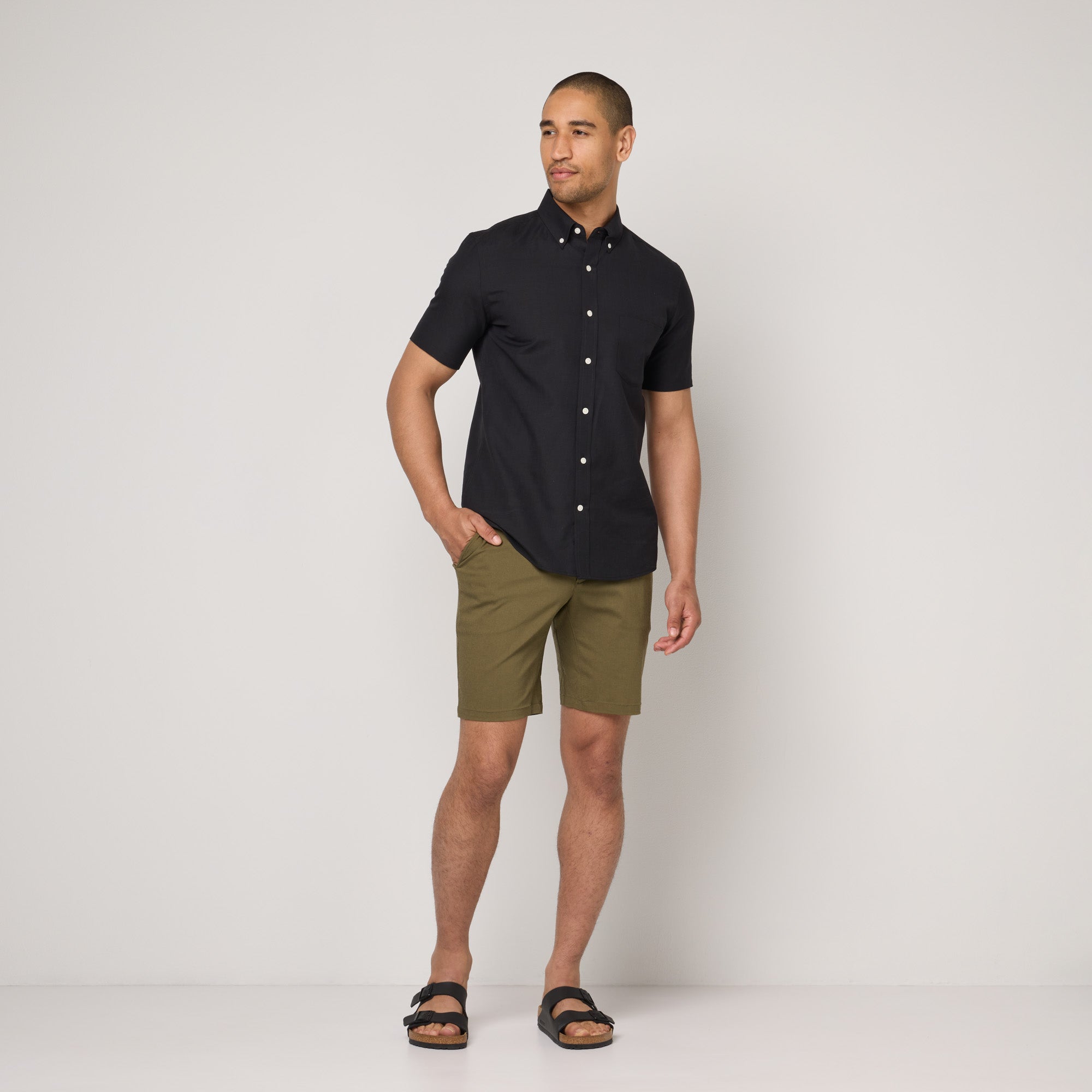 model-spec:Temple is 6'2", 185 lbs, and wears size 32x9