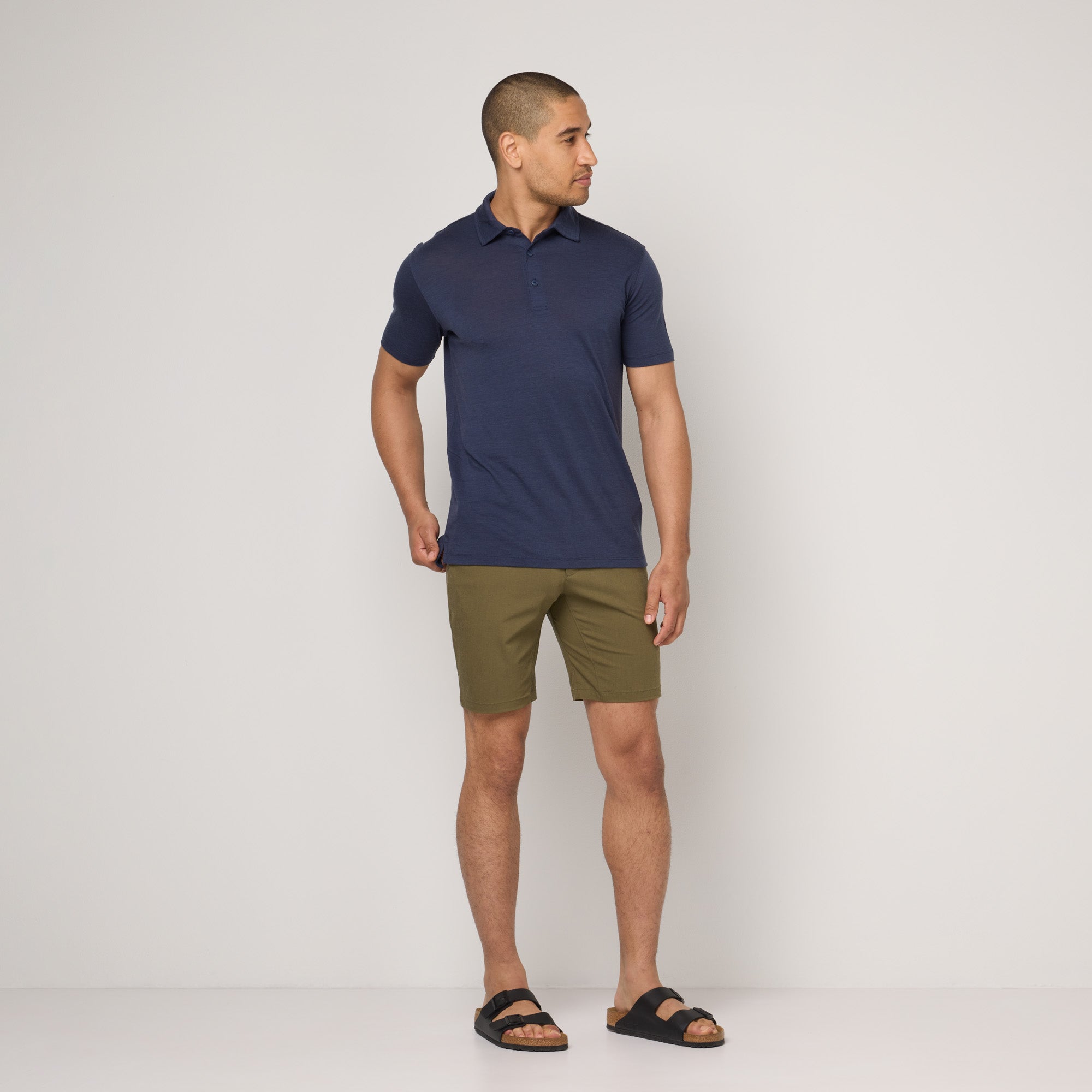 model-spec:Temple is 6'2", 185 lbs, and wears size M