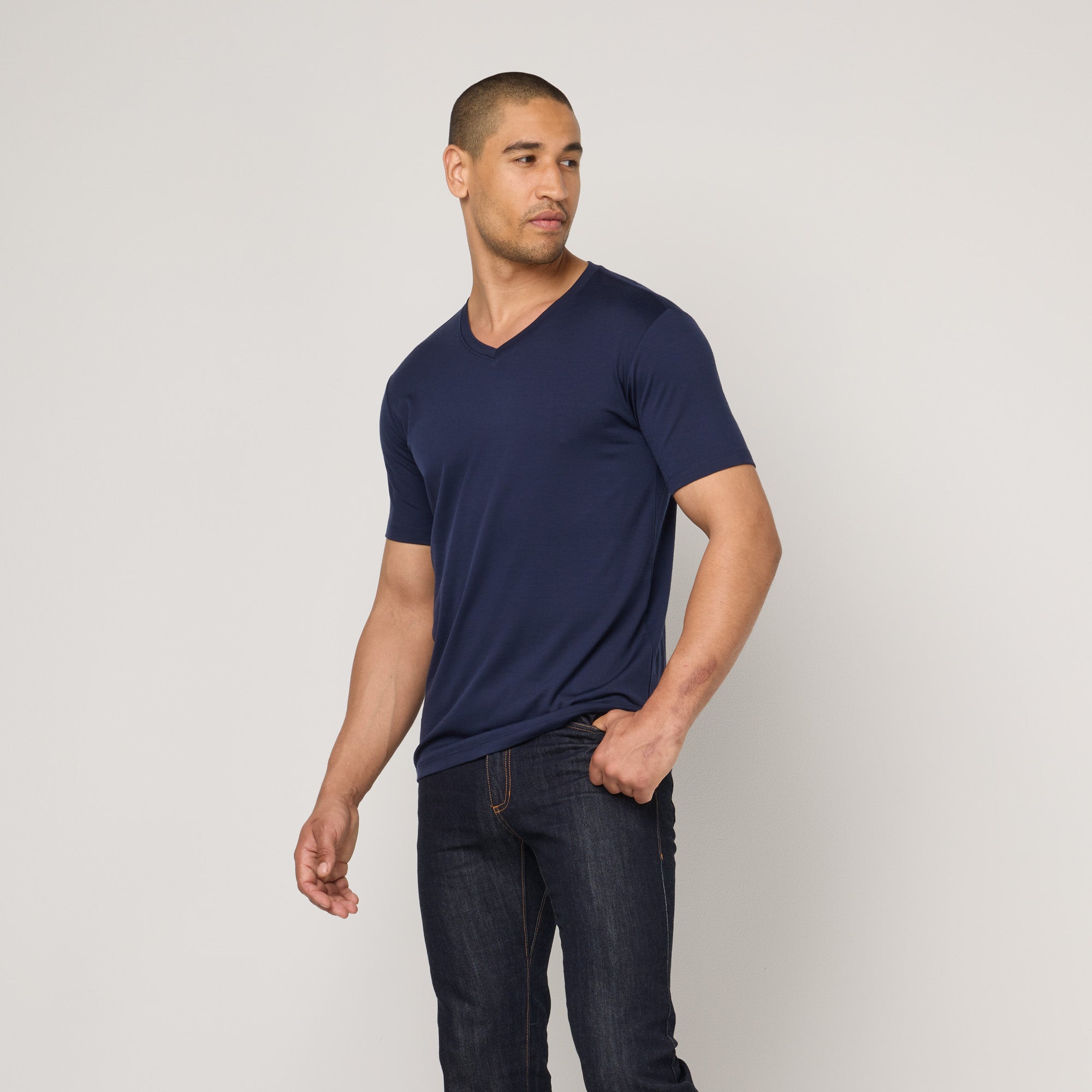 image-on-hover,model-spec:Temple is 6'2", 185 lbs, and wears size M