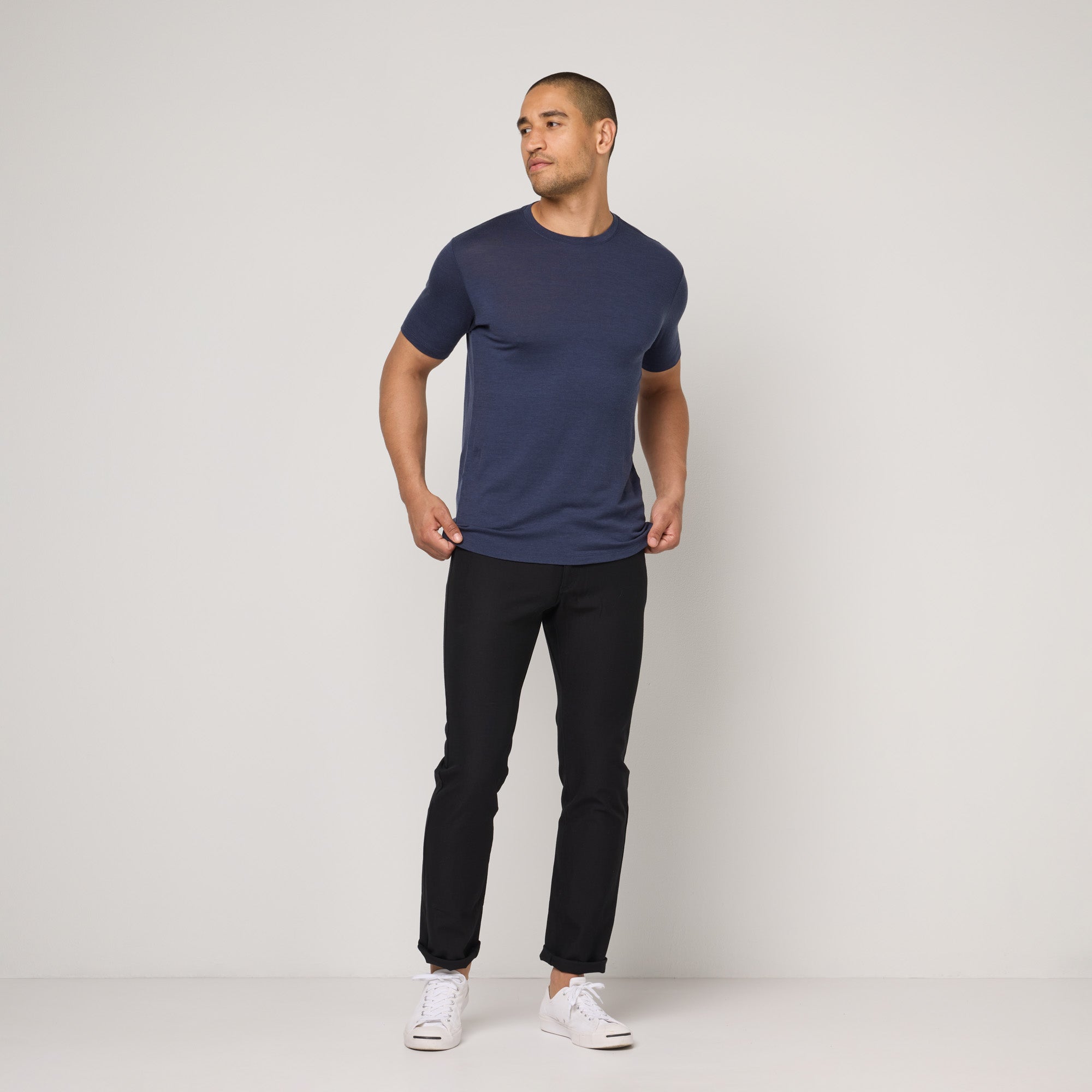 image-on-hover,model-spec:Temple is 6'2", 185 lbs, and wears size M