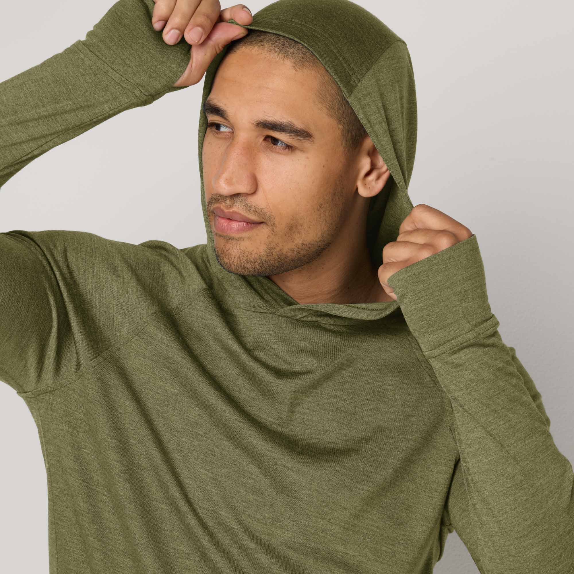 model-spec:Temple is 6'2", 185 lbs, and wears size M