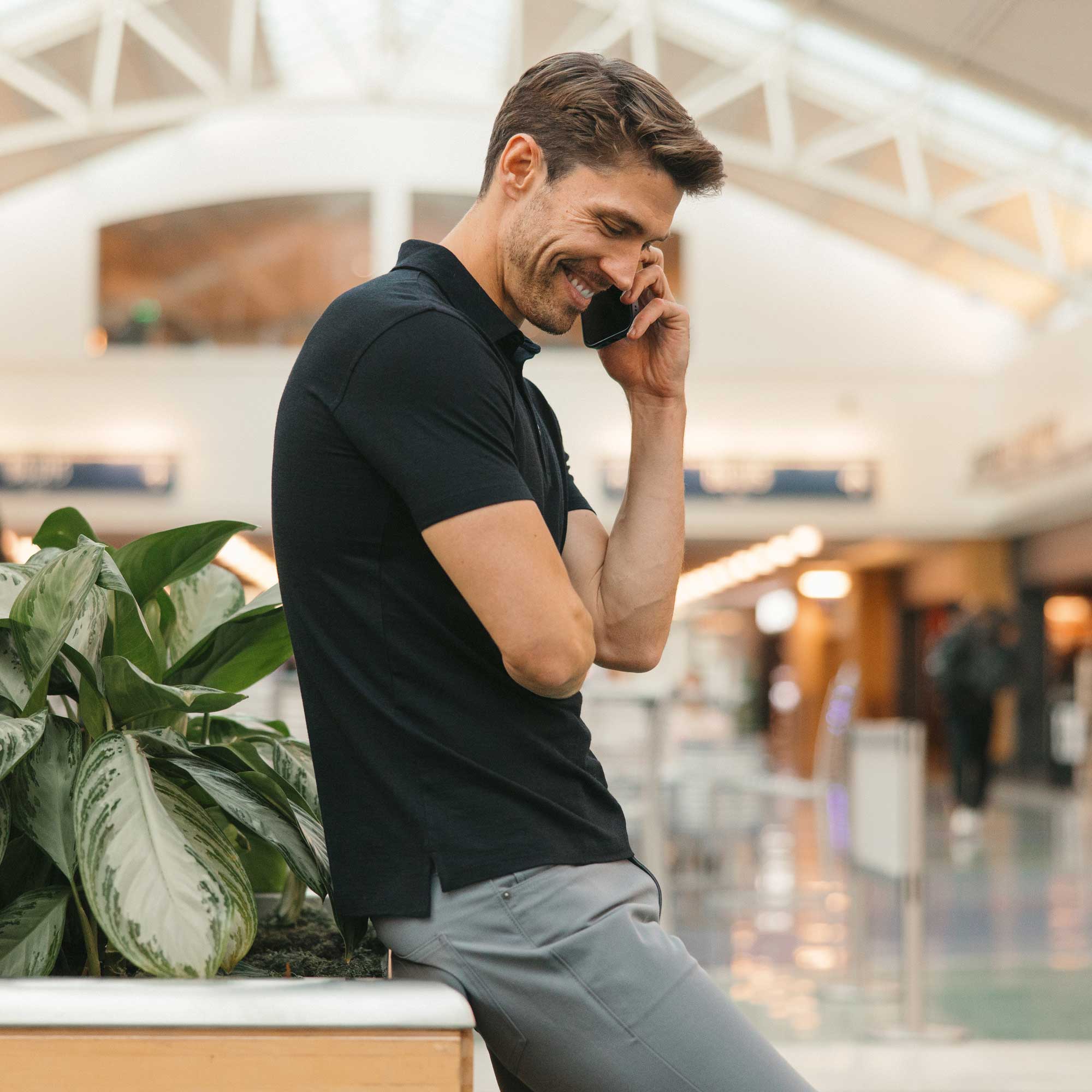 image-on-hover,model-spec:Matt is 6'2", 176 lbs, and wears a size M