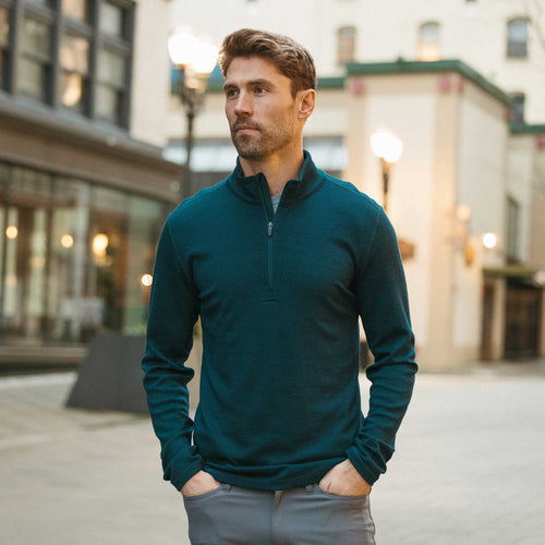 image-on-hover,model-spec:Matt is 6'2", 176 lbs, and wears a size M