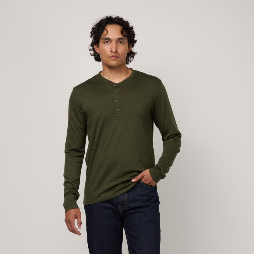 model-spec:Said is 6'2", and wears size M