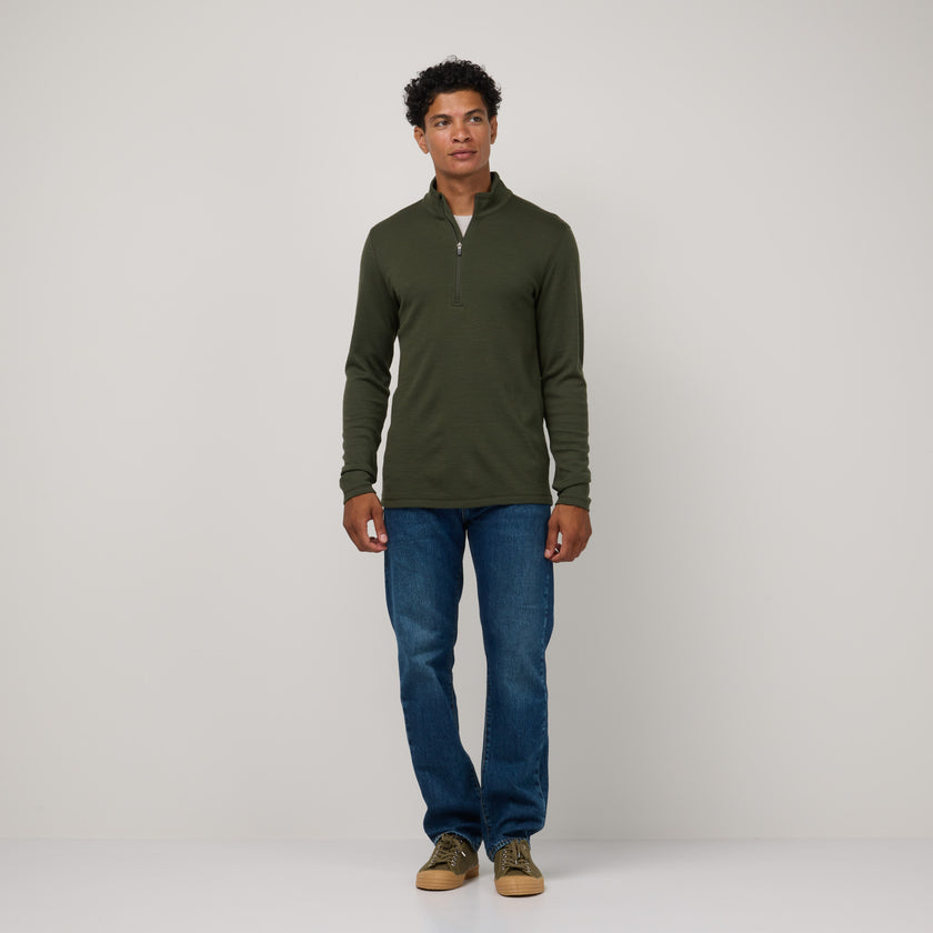 model-spec:Nico is 5'11", and wears size M