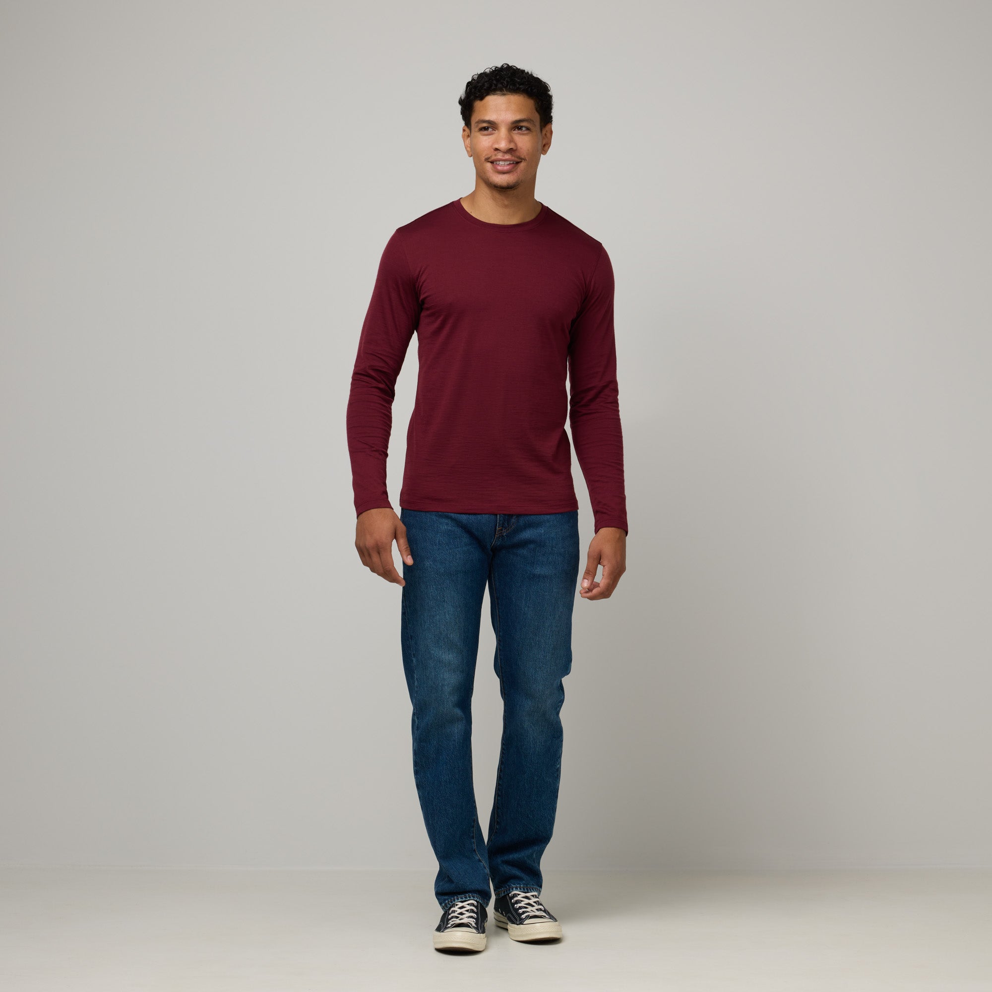 model-spec:Nico is 5'11", and wears size M