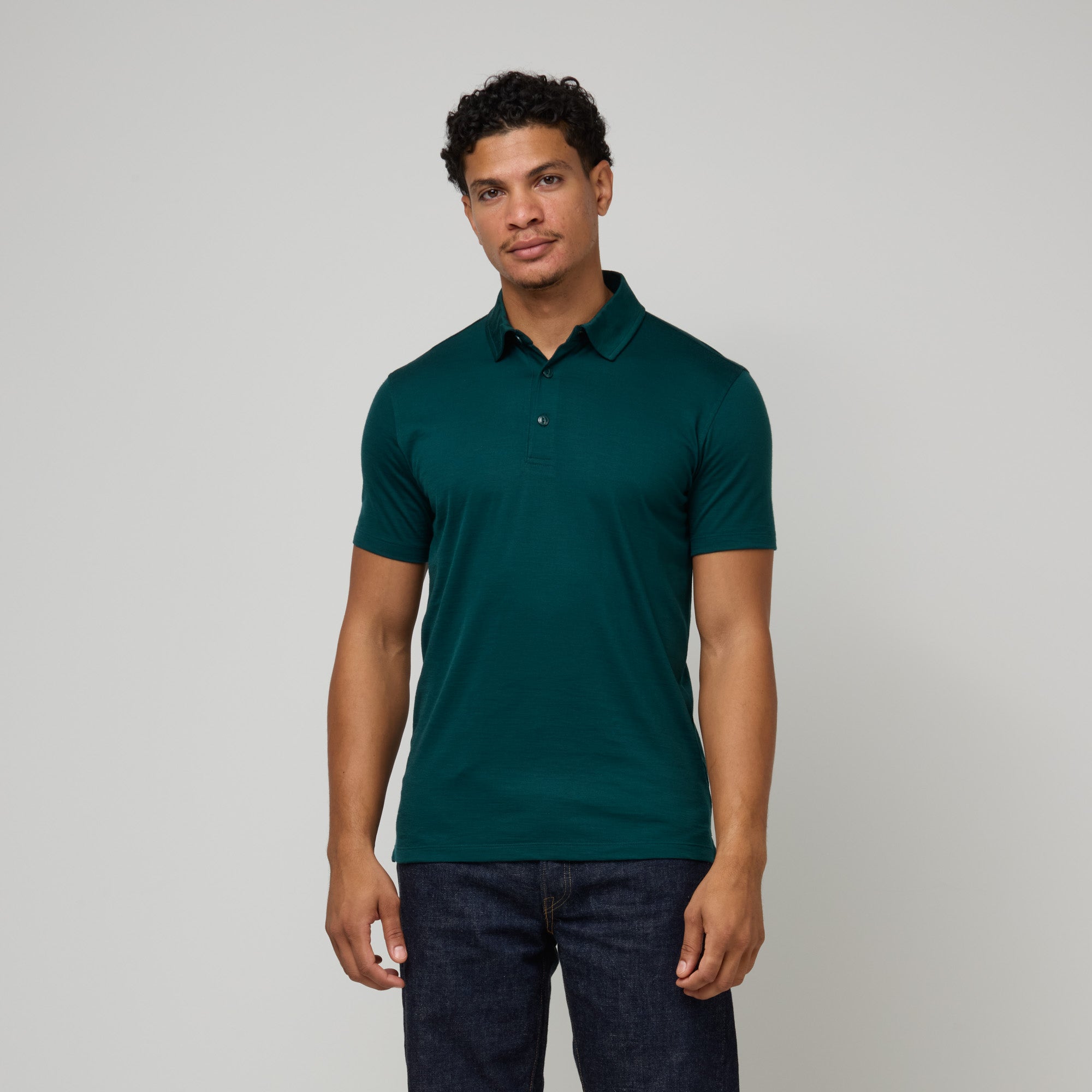 model-spec:Nico is 5'11", and wears size M