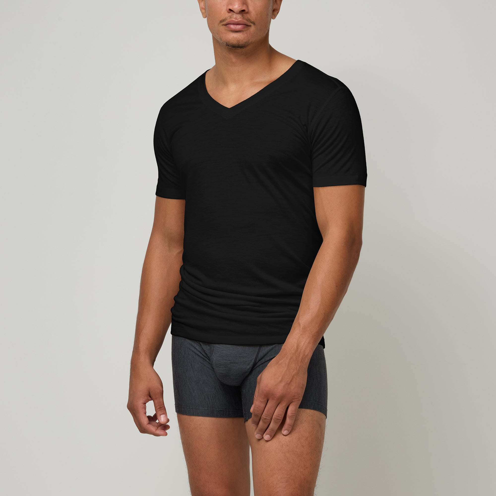 model-spec:Nico is 5'11", and wears size M