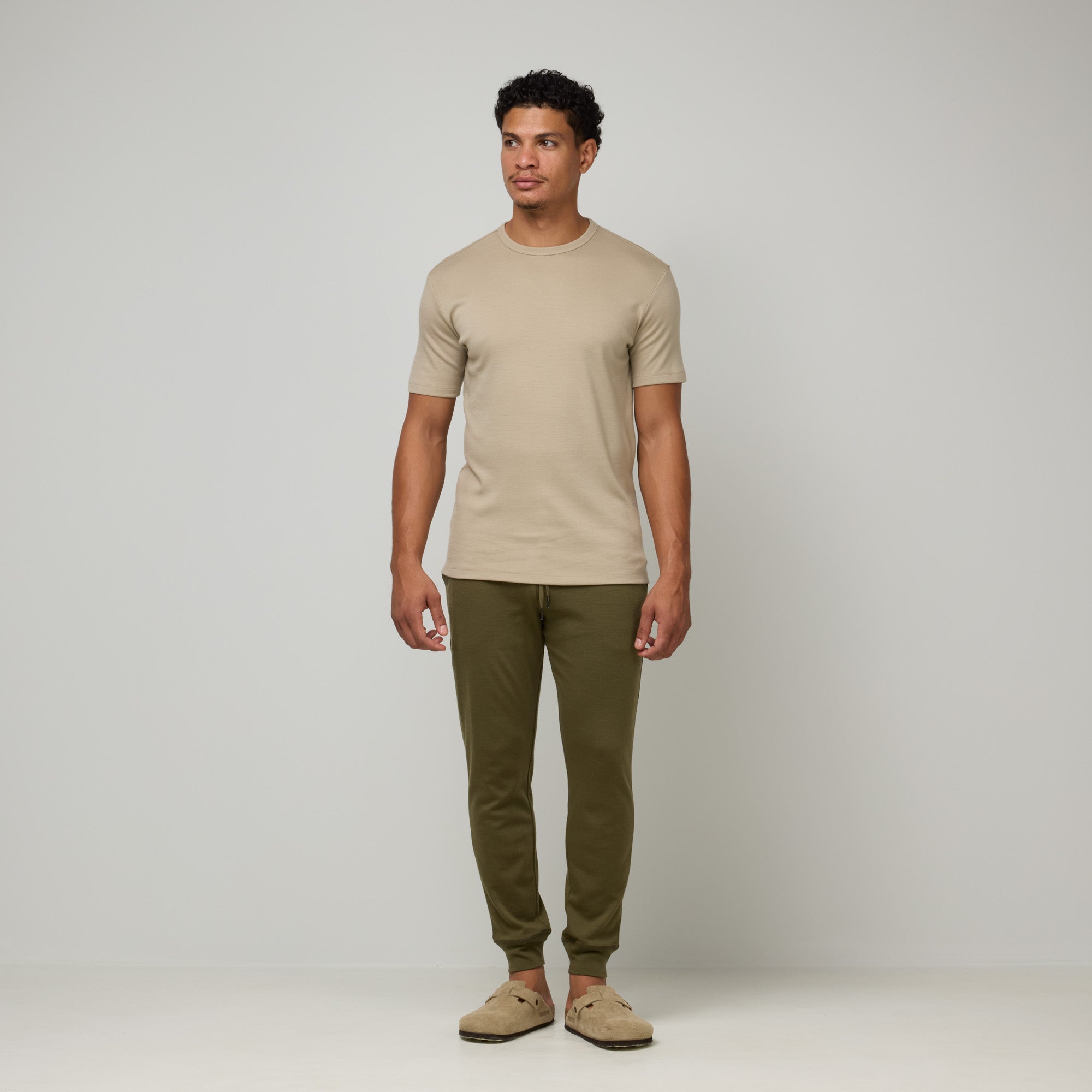 model-spec:Nico is 5'11", and wears size M
