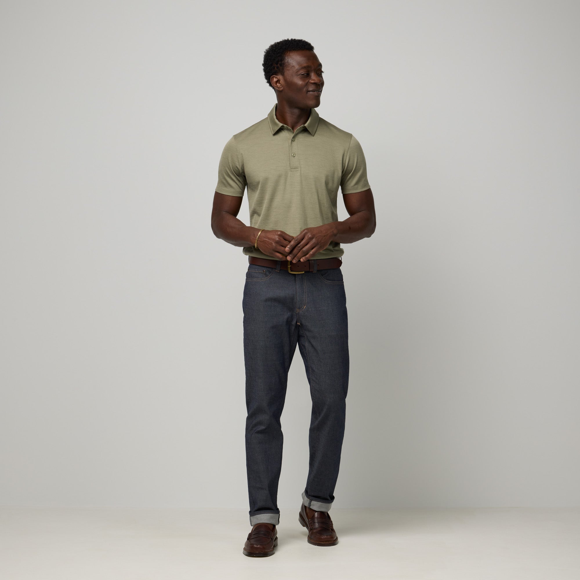 model-spec:Kojo is 6'0" and wears size M