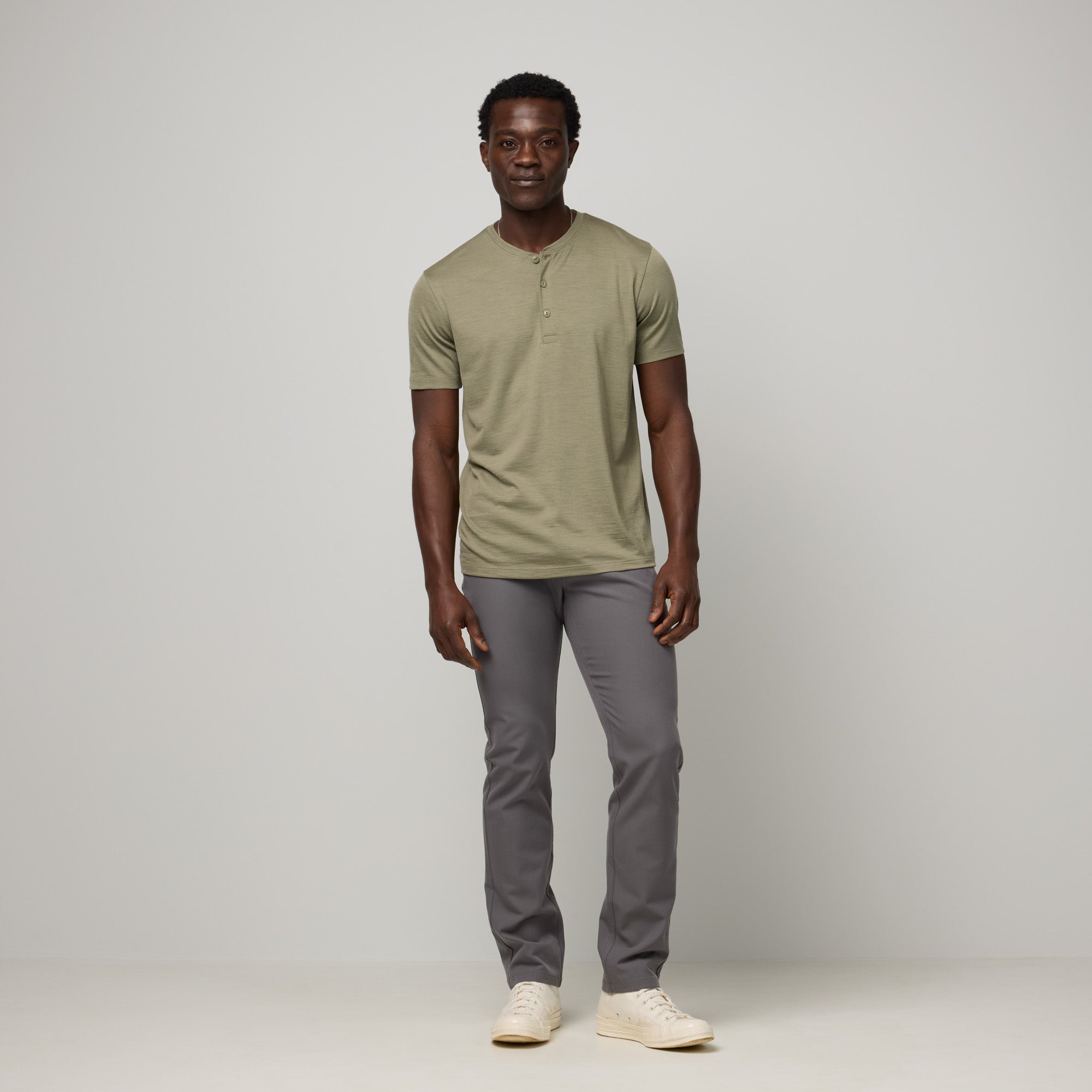 model-spec:Kojo is 6'0" and wears size M