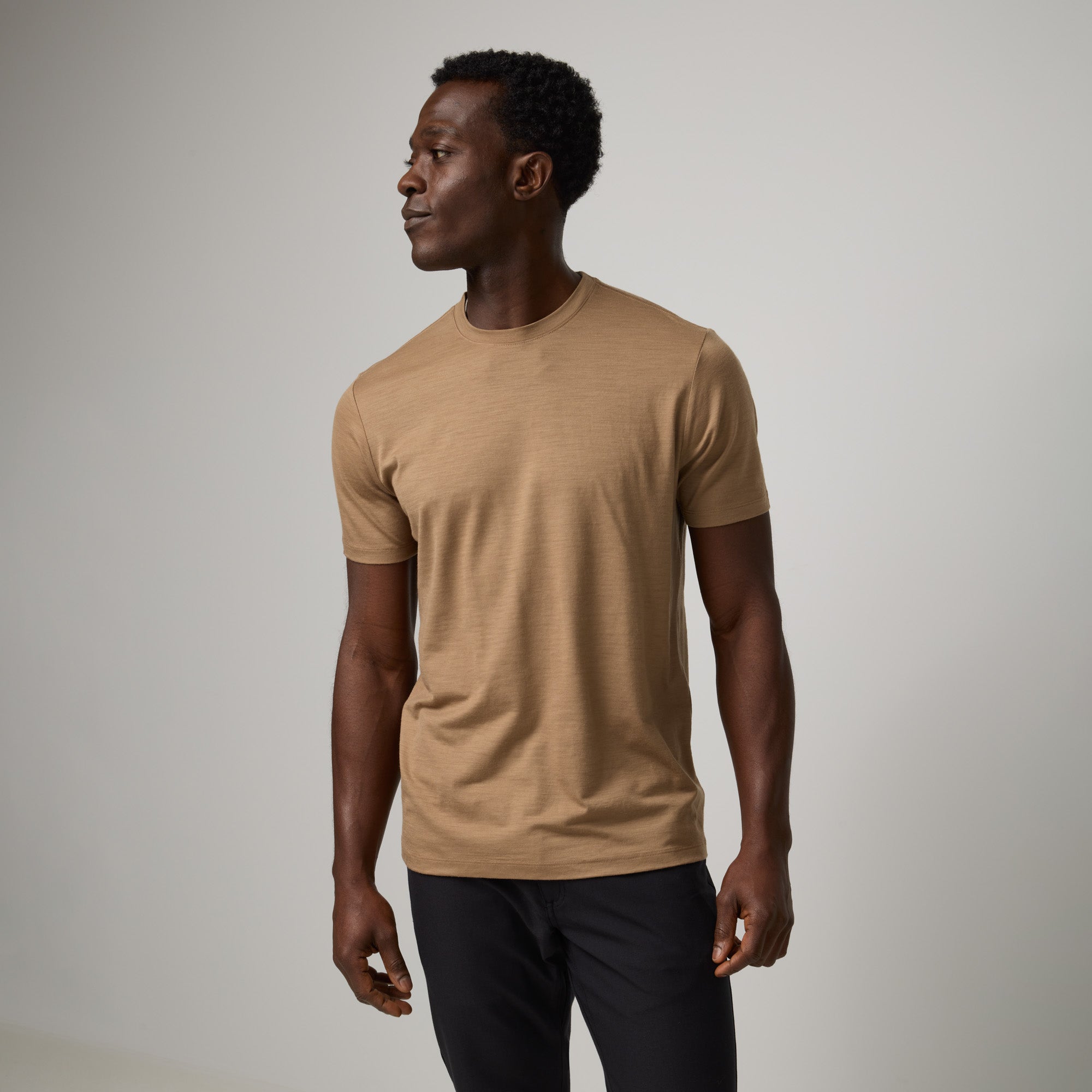 model-spec:Kojo is 6'0" and wears size M