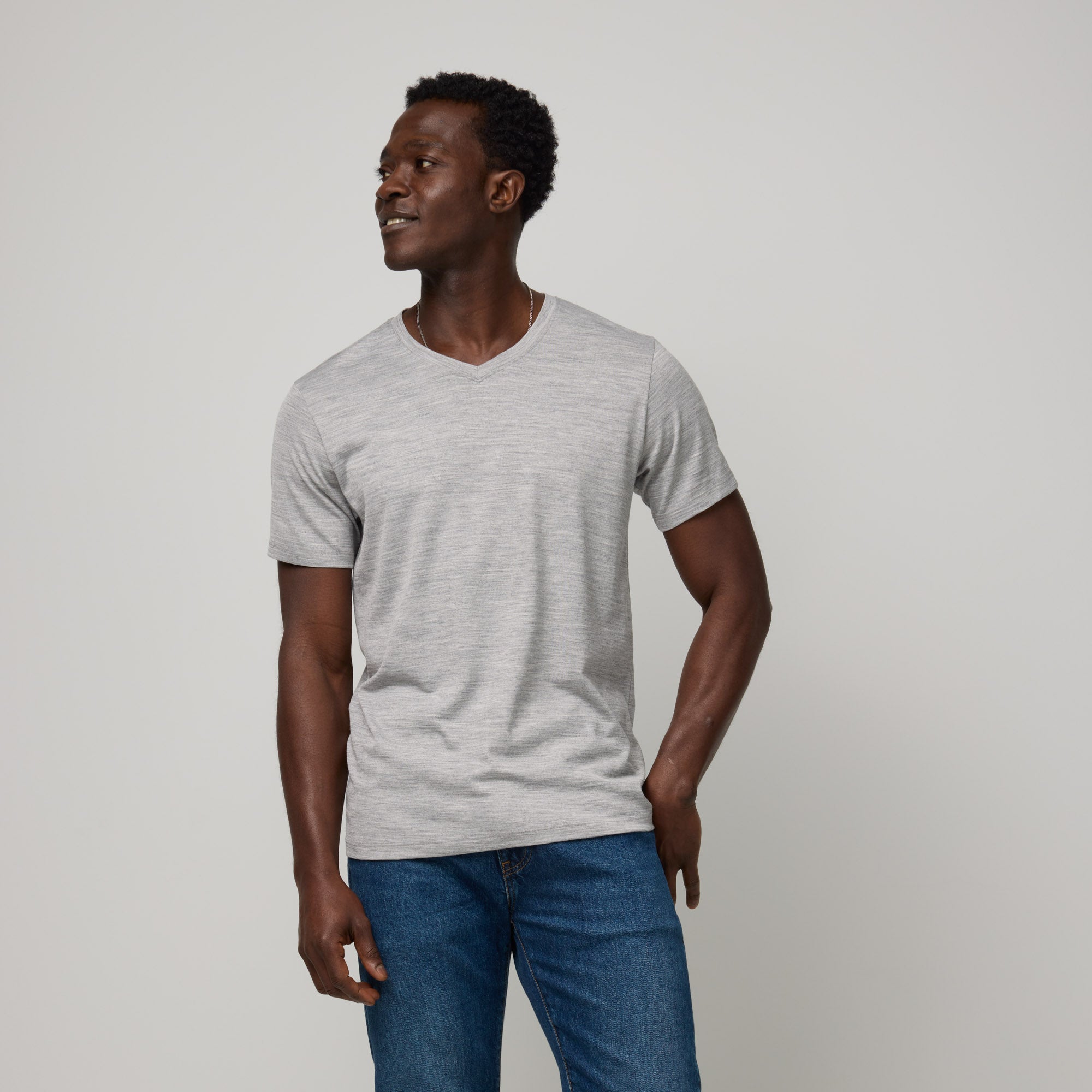 model-spec:Kojo is 6'0" and wears size M