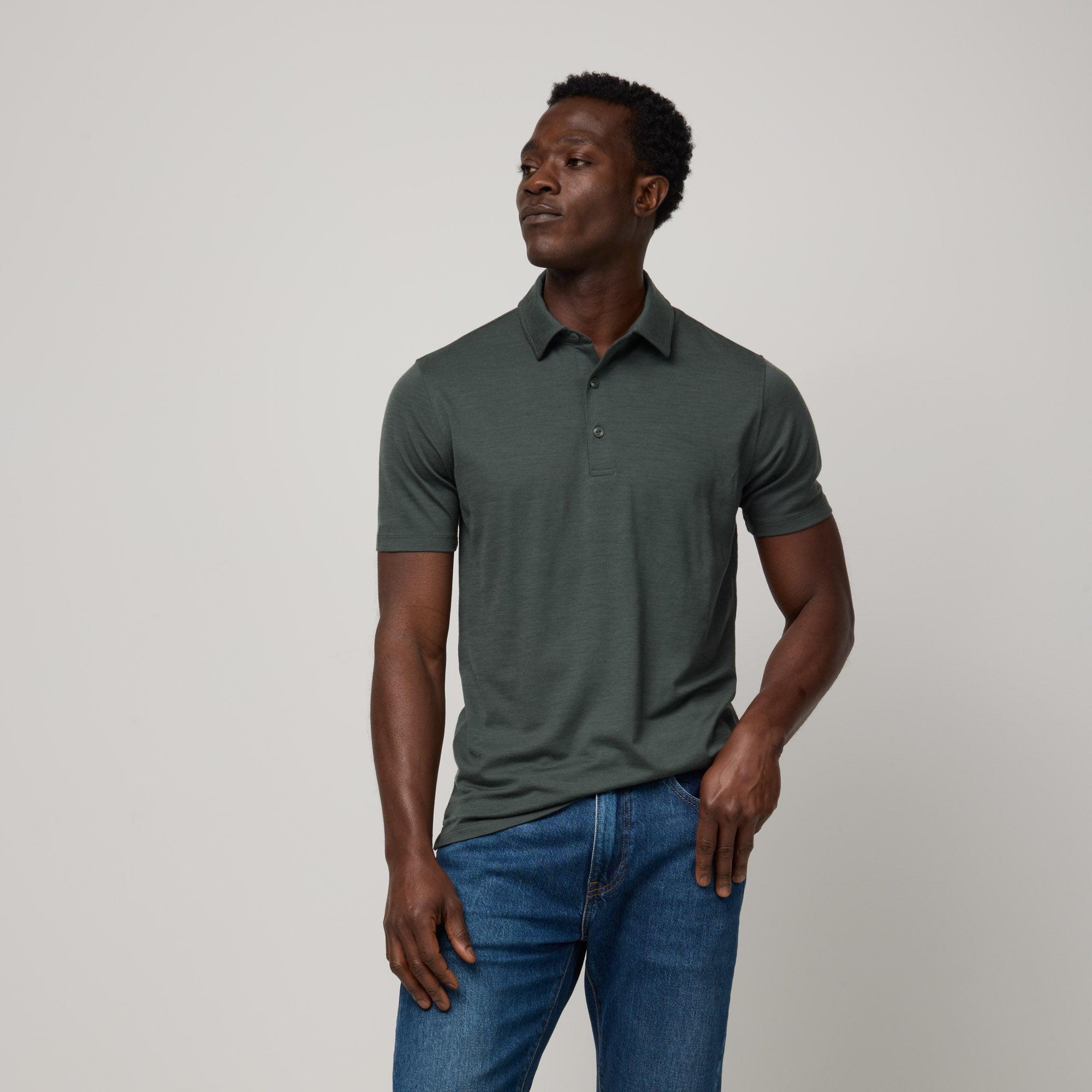 model-spec:Kojo is 6'0" and wears size M