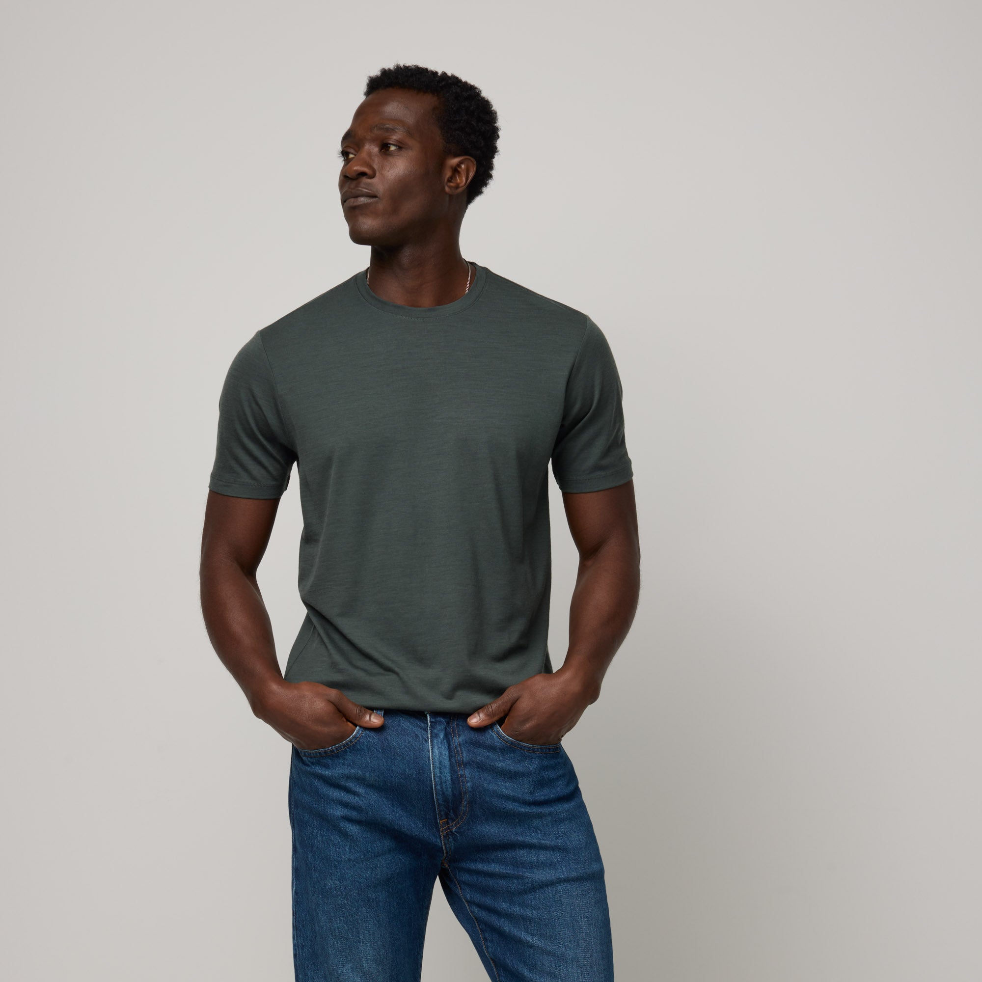 model-spec:Kojo is 6'0" and wears size M