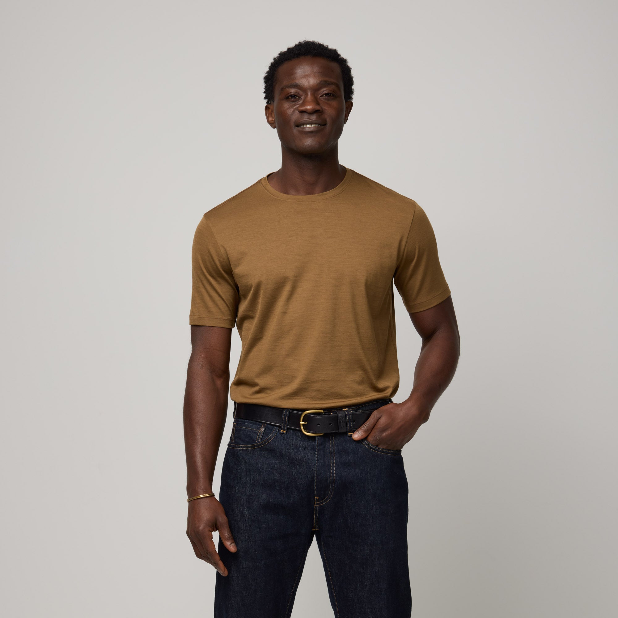 model-spec:Kojo is 6'0" and wears size M