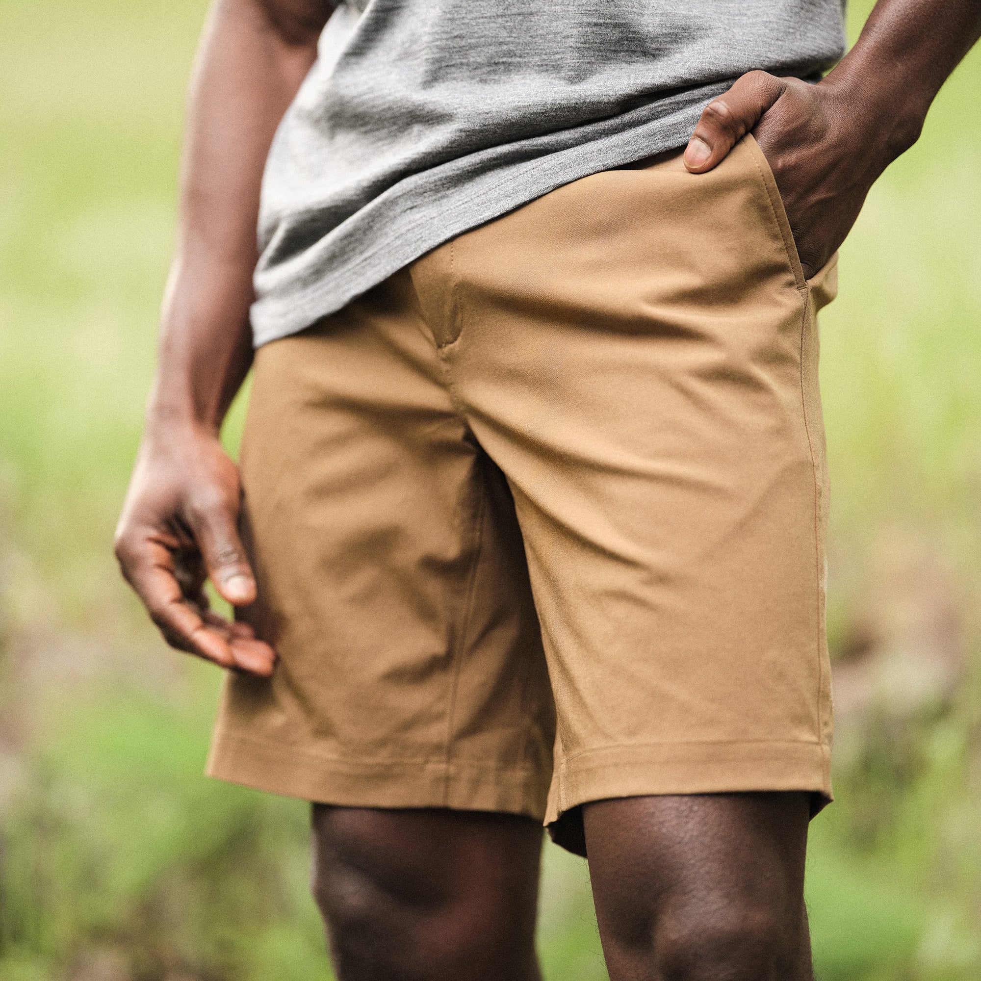 model-spec:Kojo is 6'0" and wears size 32 / 9" inseam