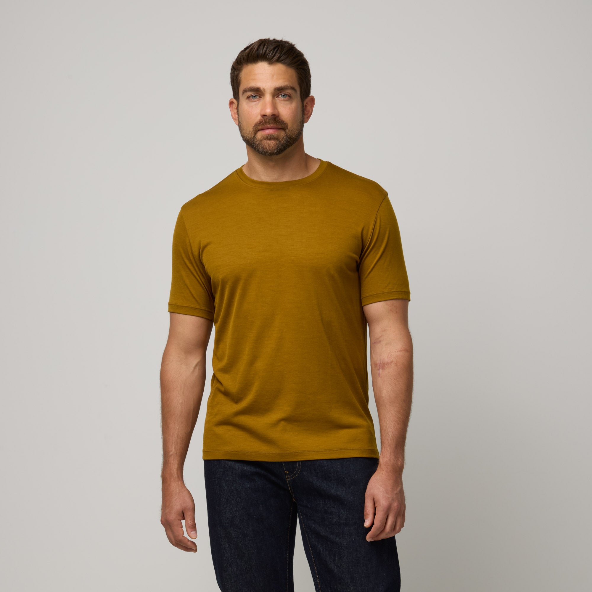 model-spec:Alex is 5'11", and wears size M