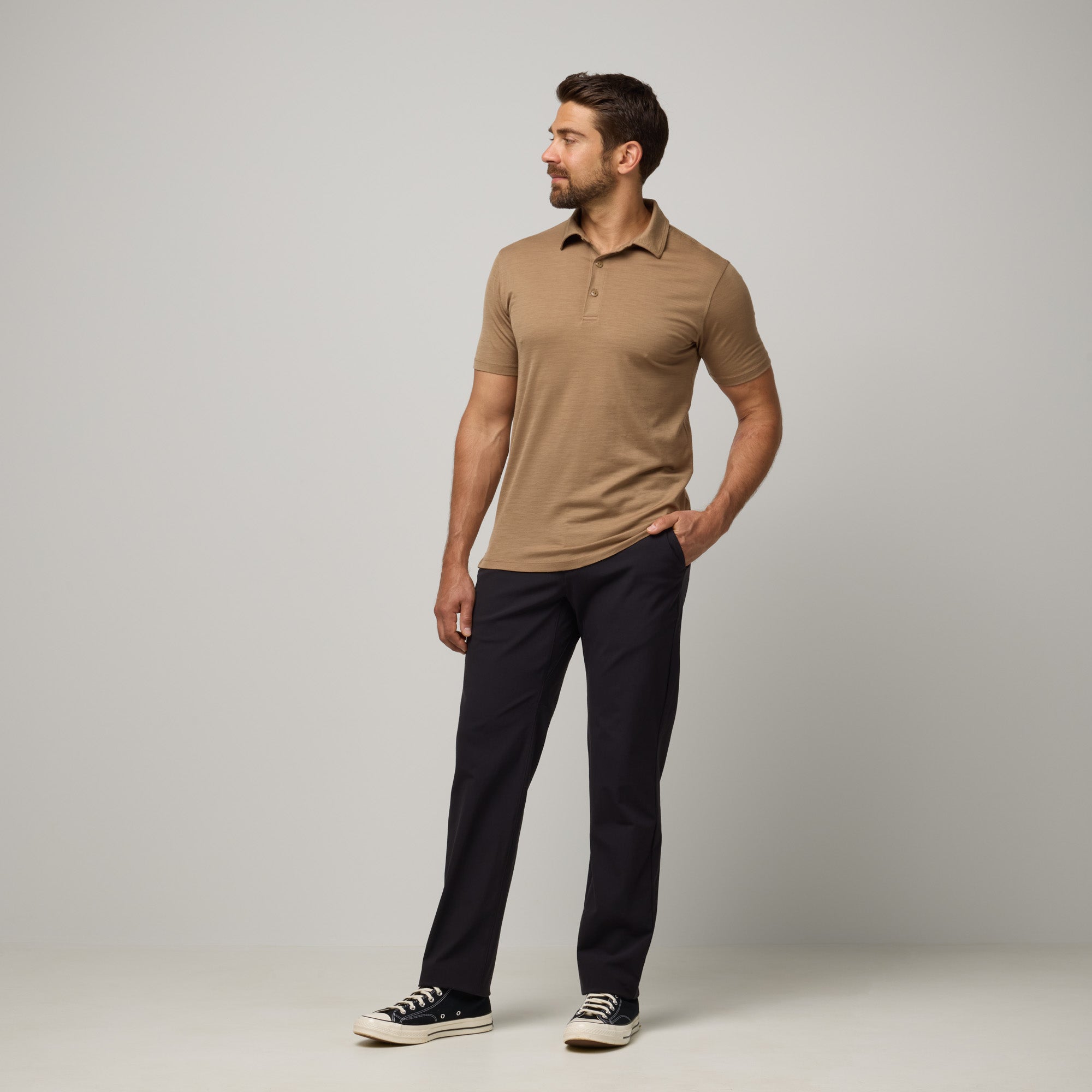 model-spec:Alex is 5'11", and wears size 32X32