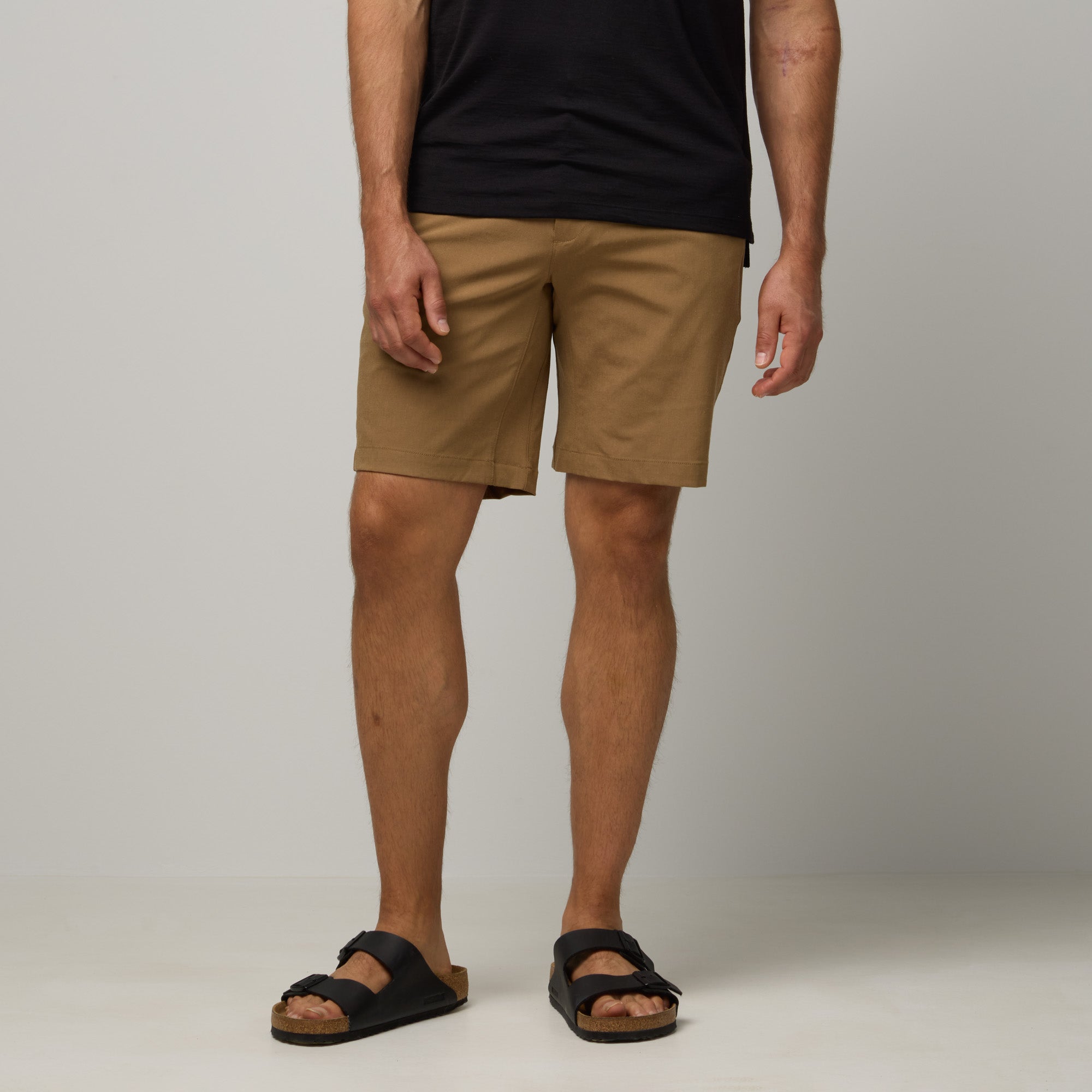 model-spec:Alex is 5'11", and wears size 32 / 9" inseam