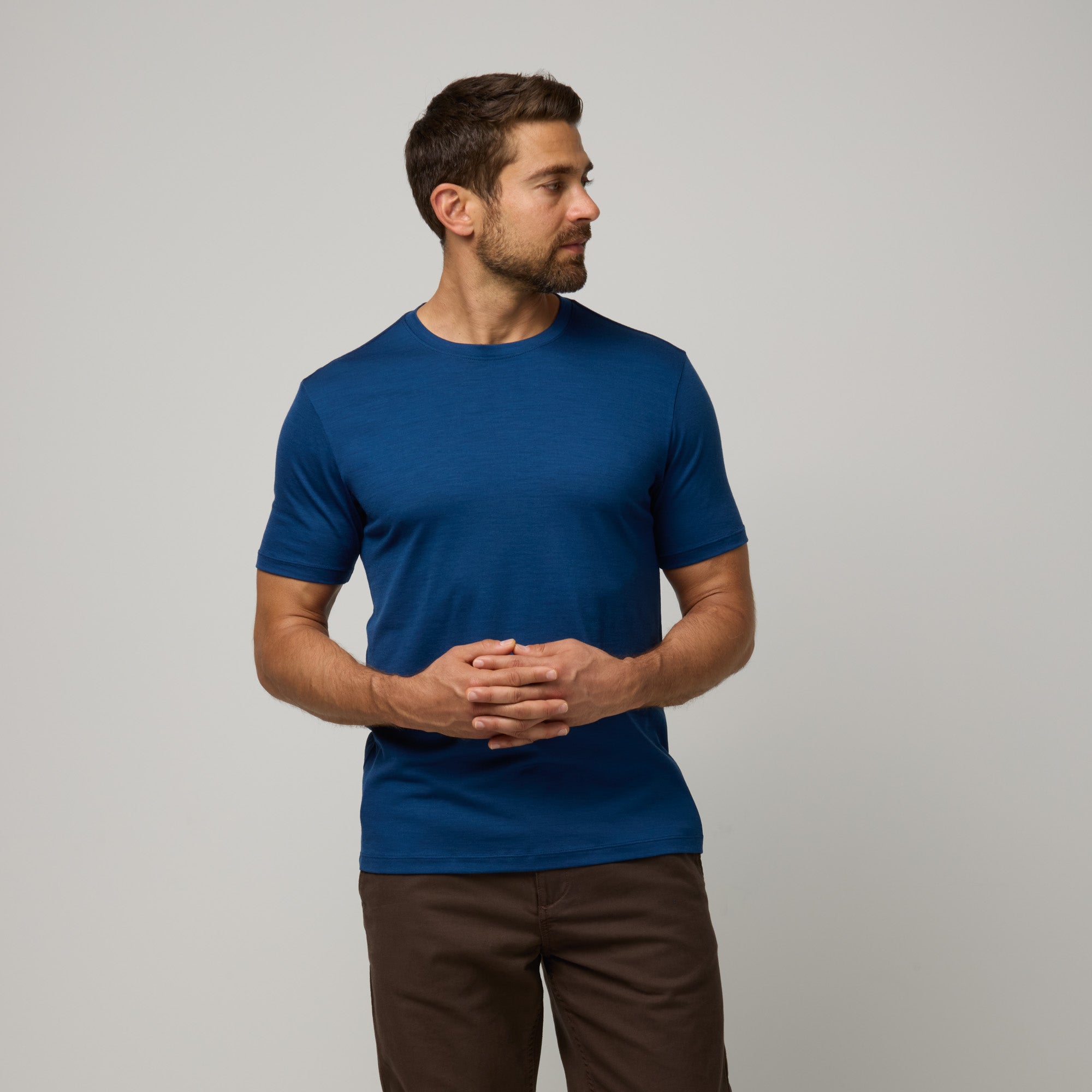 model-spec:Alex is 5'11", and wears size M