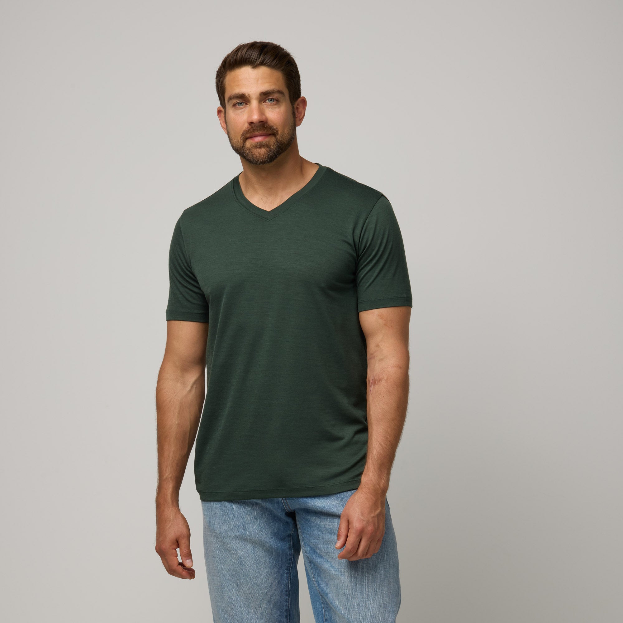 model-spec:Alex is 5'11", and wears size M