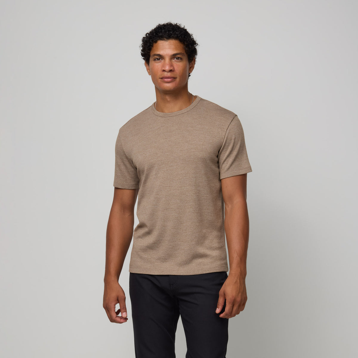 model-spec:Nico is 5'11", and wears size M