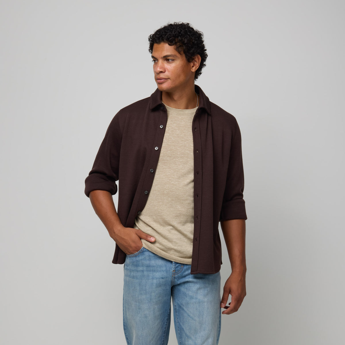 model-spec:Nico is 5'11", and wears size M