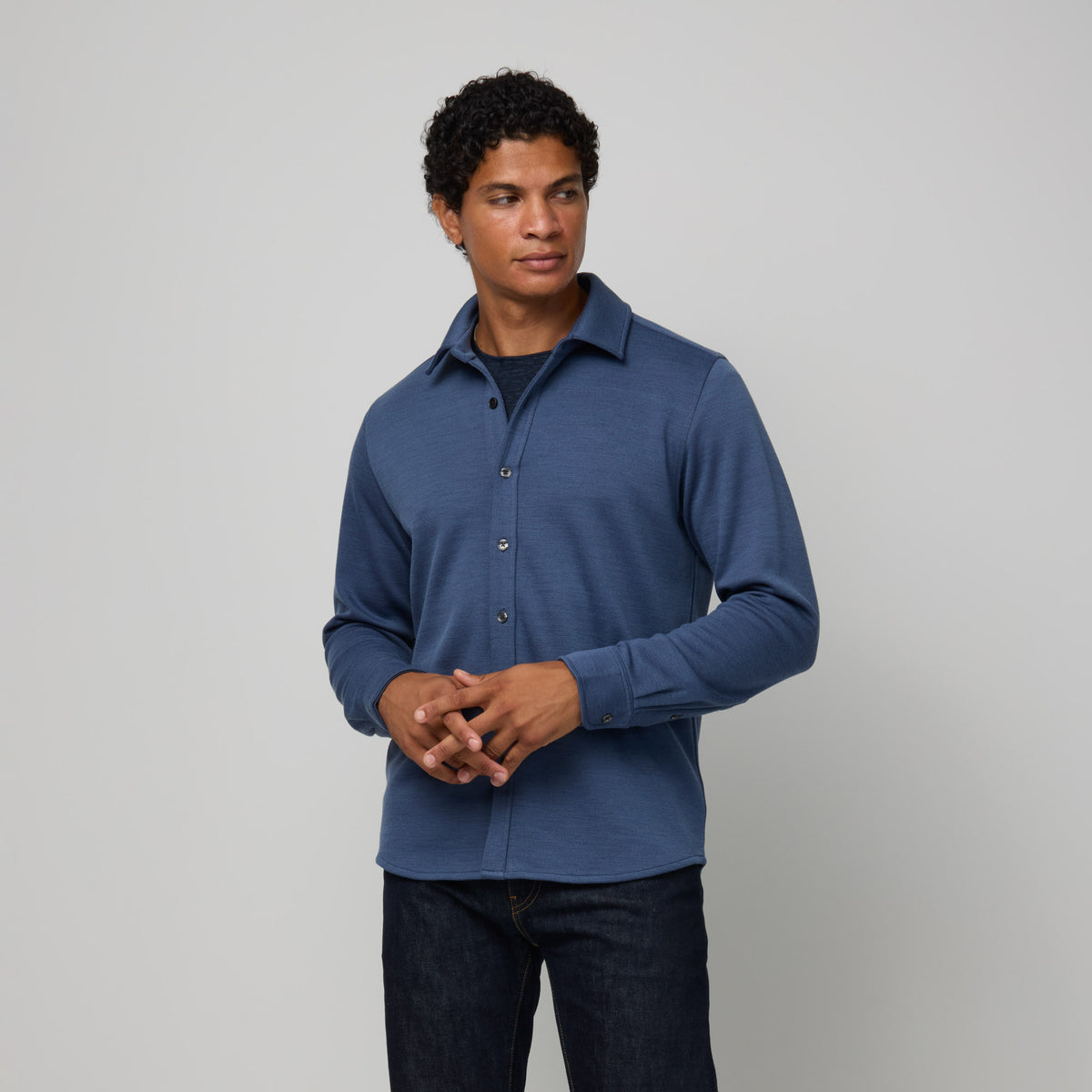model-spec:Nico is 5'11", and wears size M