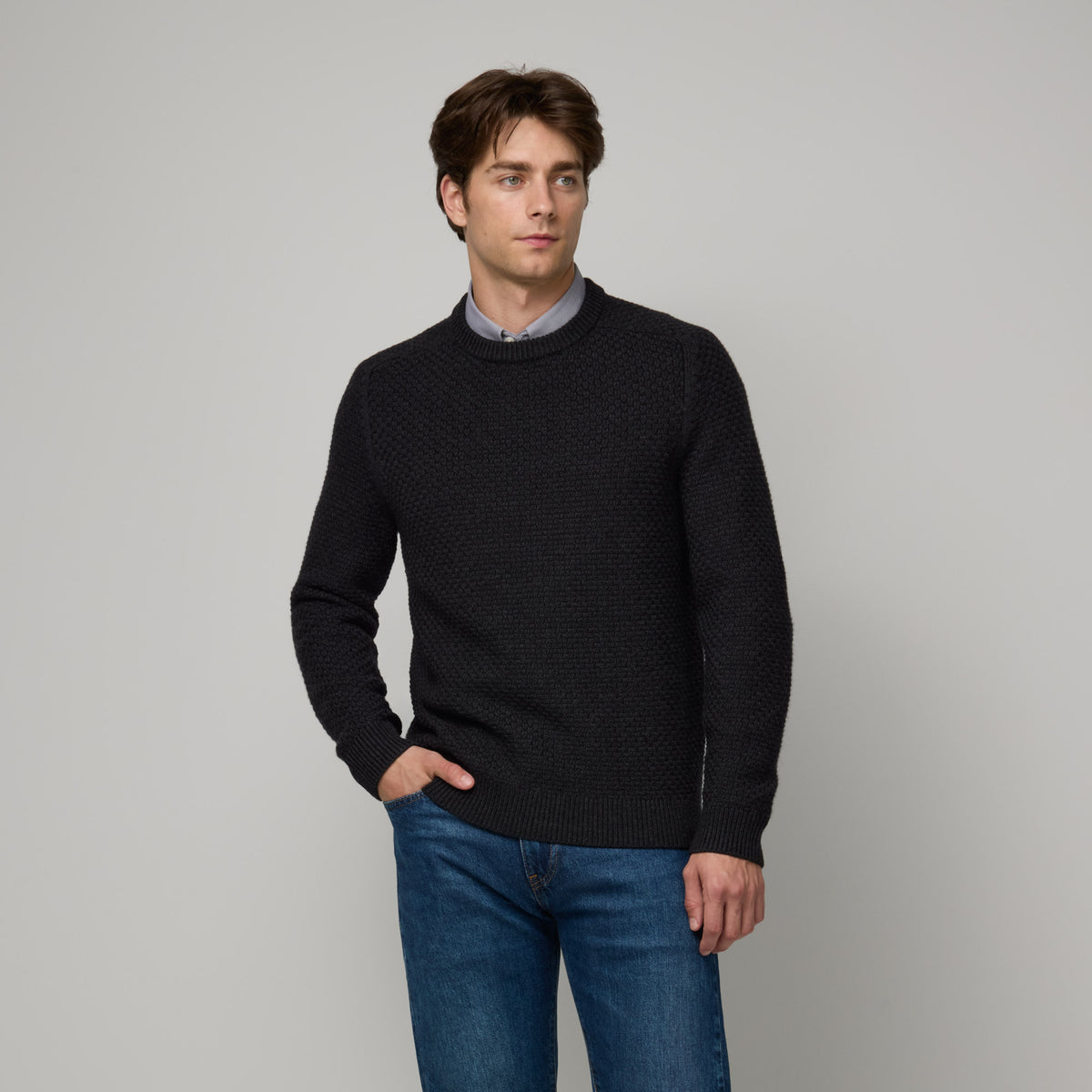 model-spec:Tristen is 6'2", and wears a size M