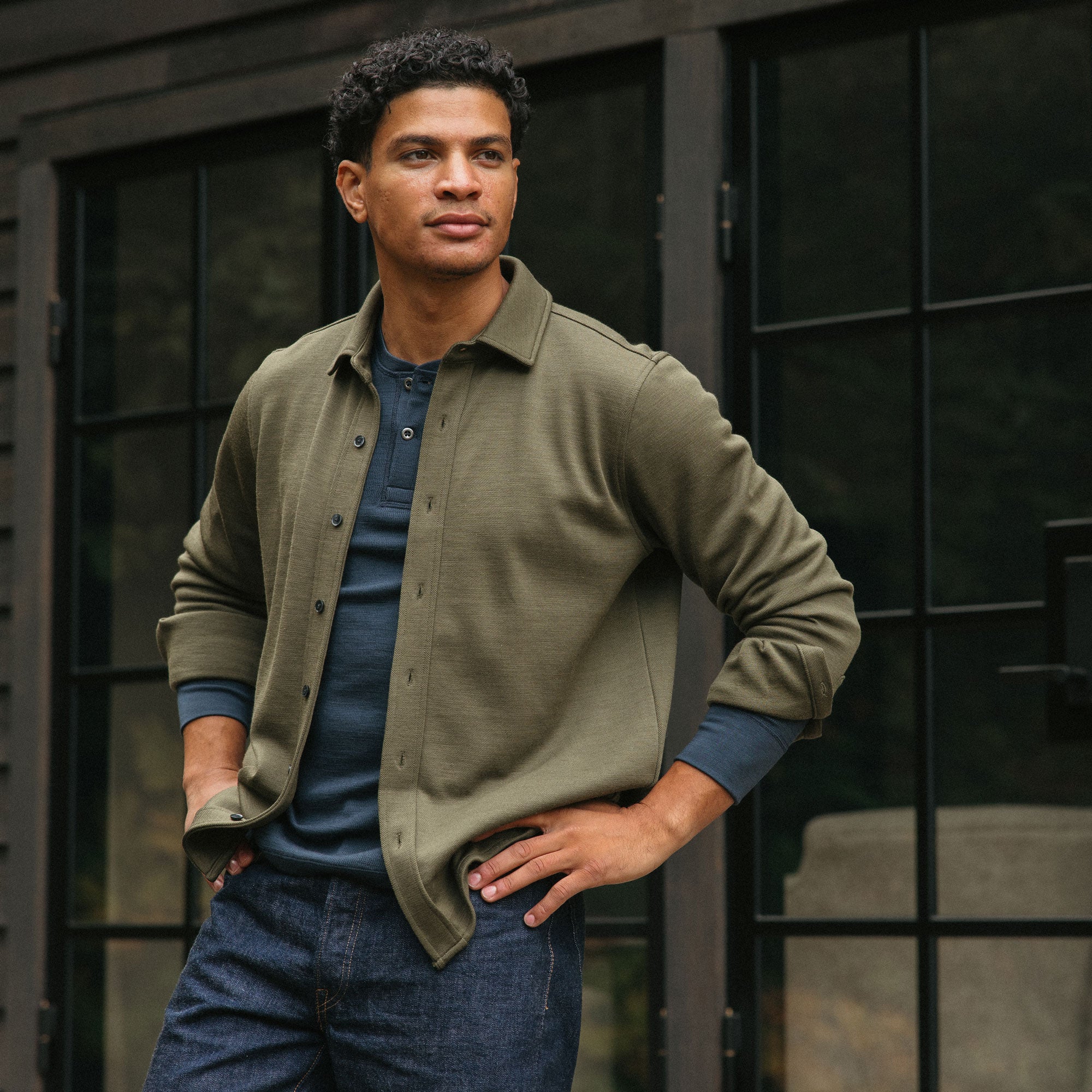 model-spec:Nico is 5'11", and wears size M