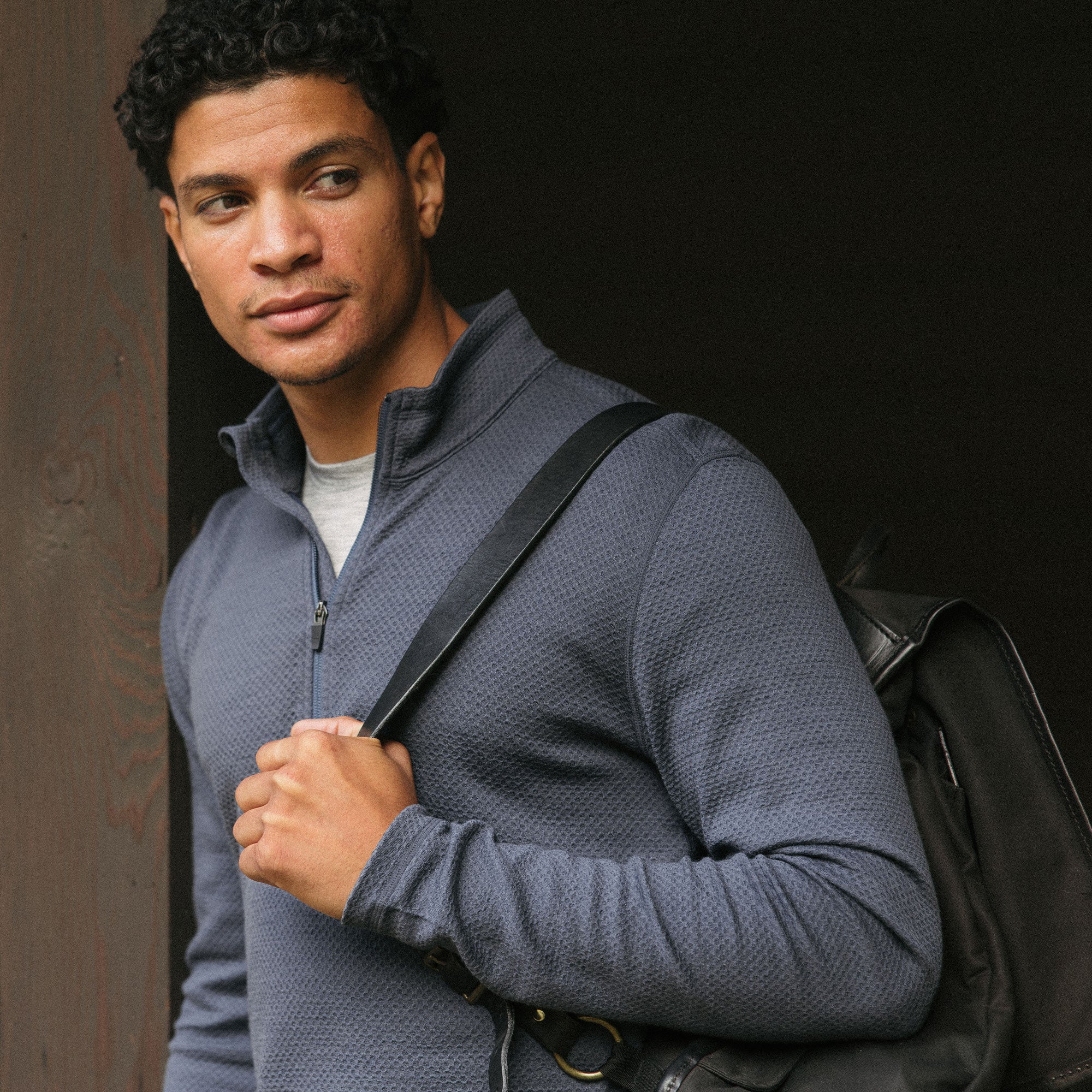 model-spec:Nico is 5'11", and wears size M