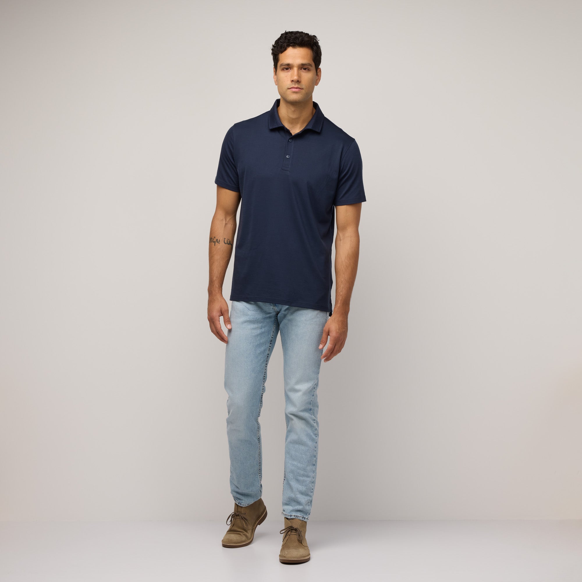 model-spec: Zach is 6'4", 185 lbs, and wears size L