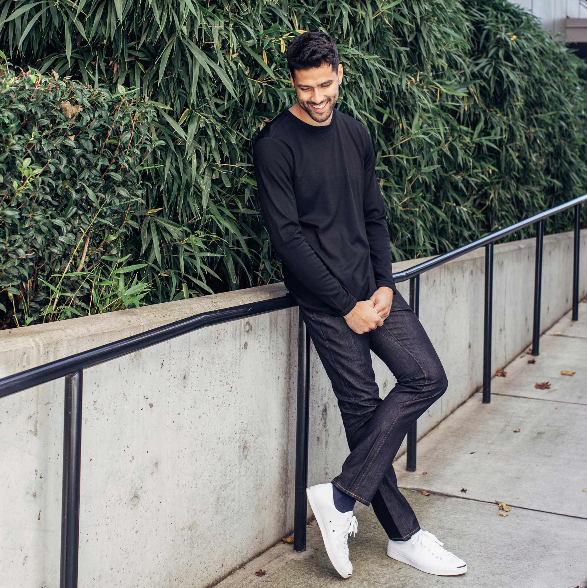 model-spec: Zach is 6'4", 185 lbs, and wears size L